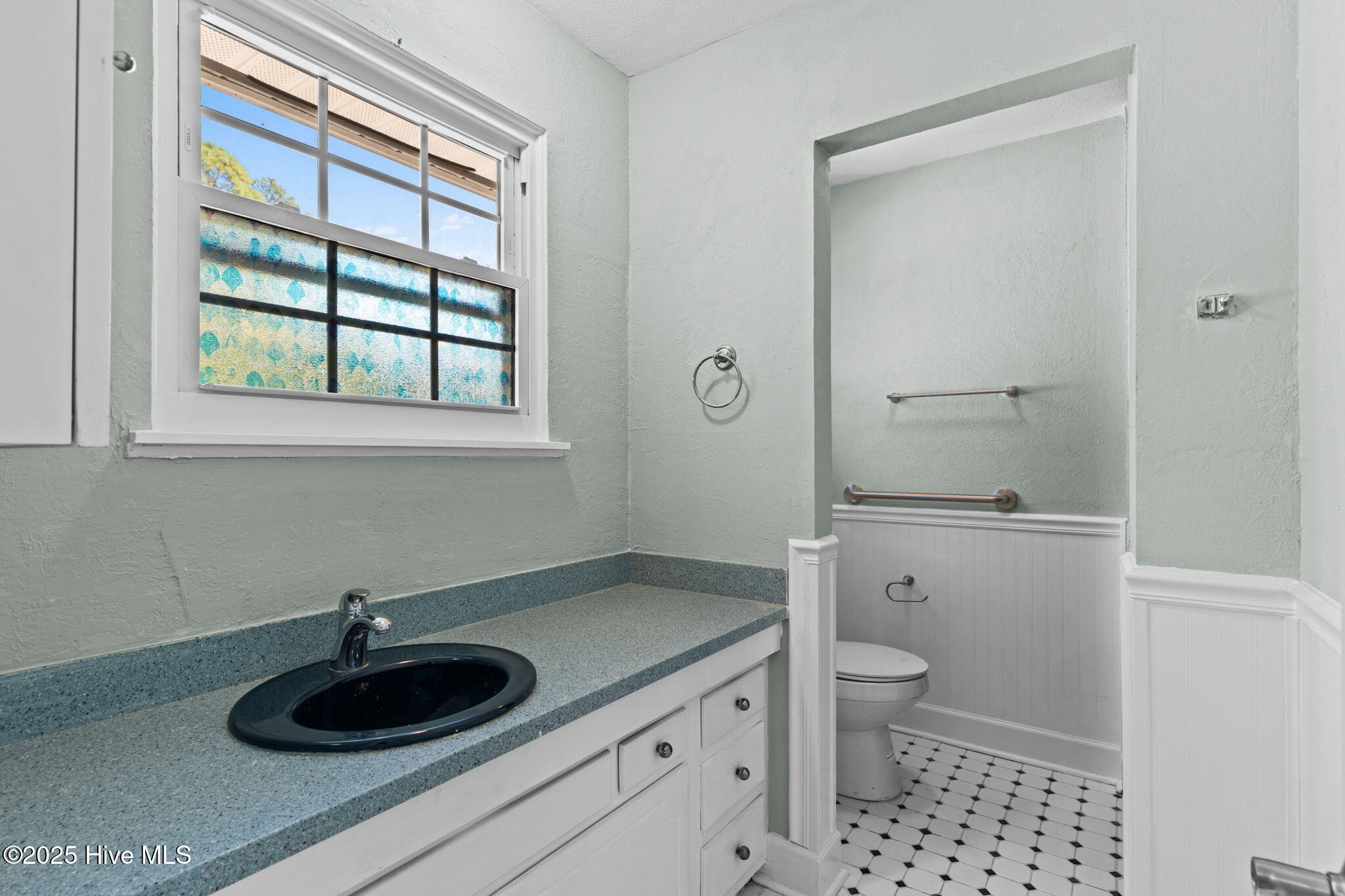 100543279 | Photo 29