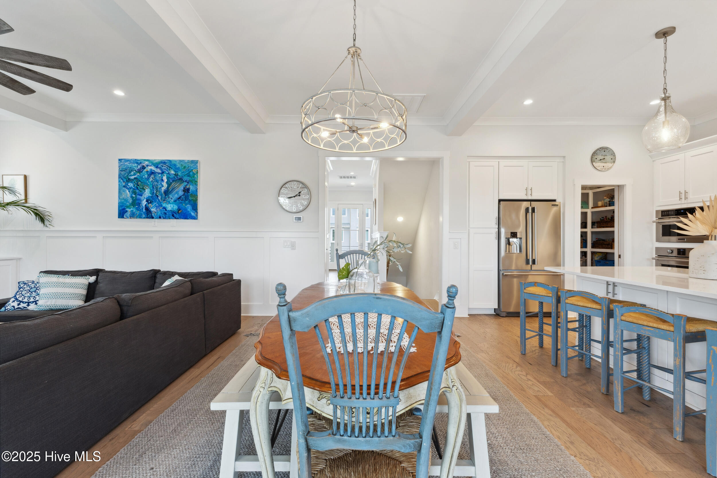 100553970 | Photo 23