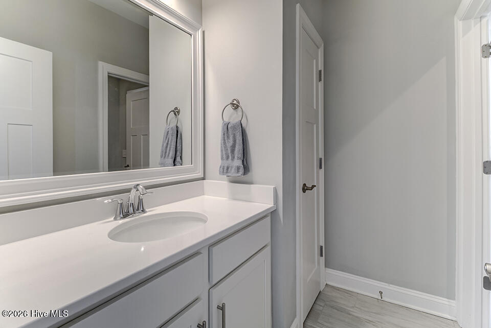 100554310 | Photo 37