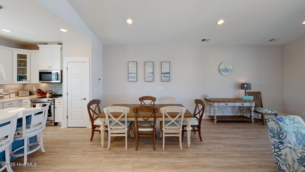 100526180 | Photo 18