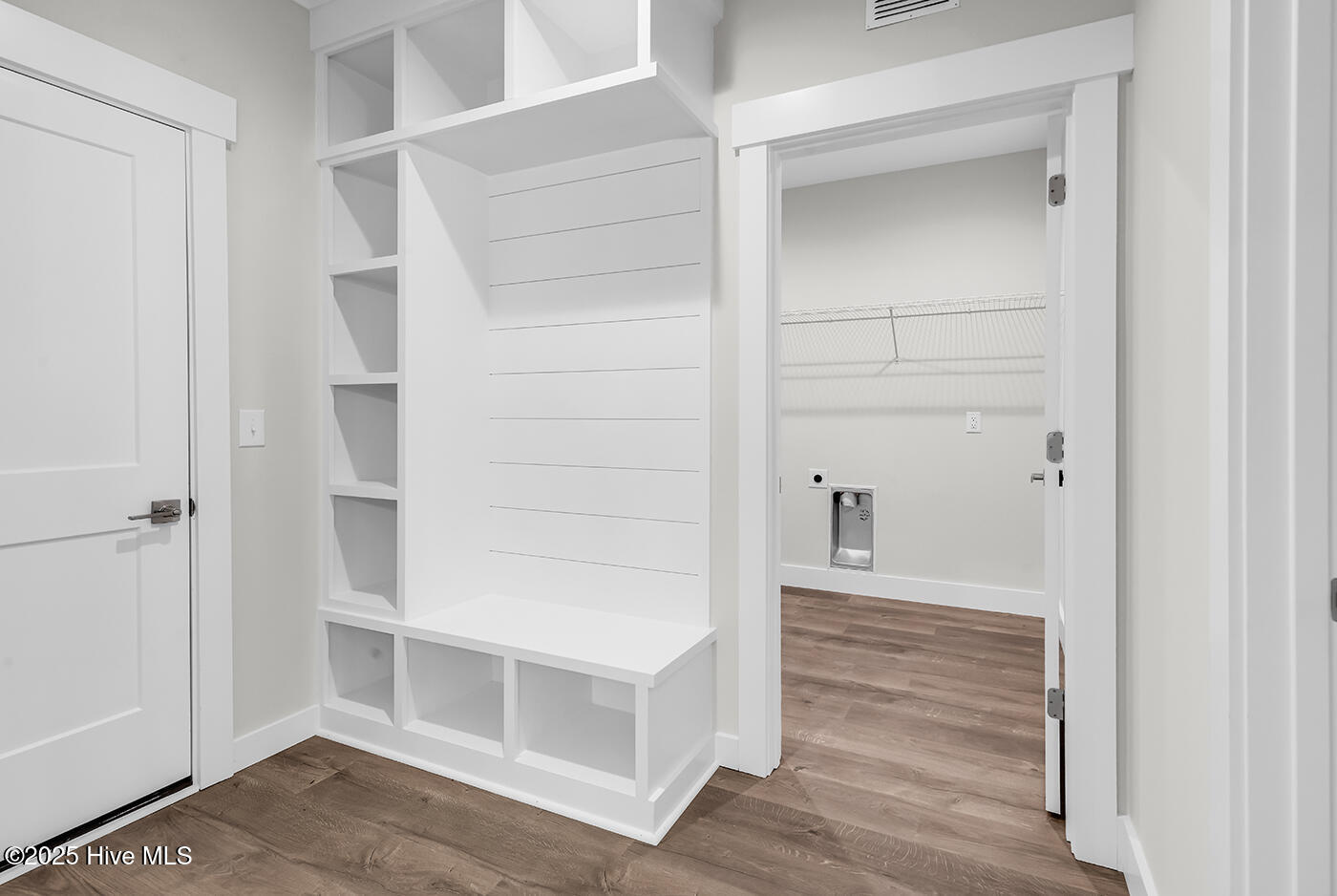 100502261 | Photo 20