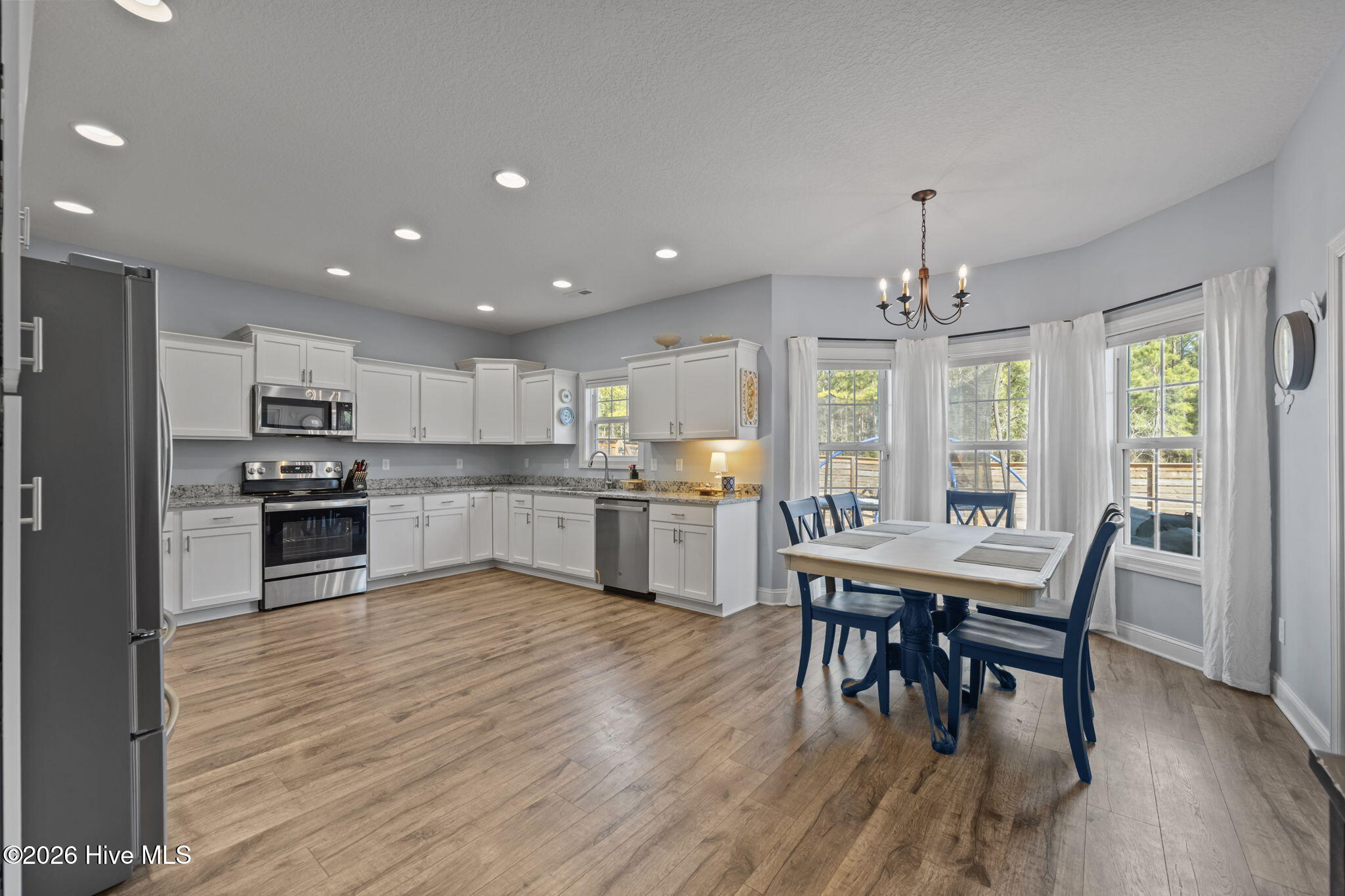 100553324 | Photo 14