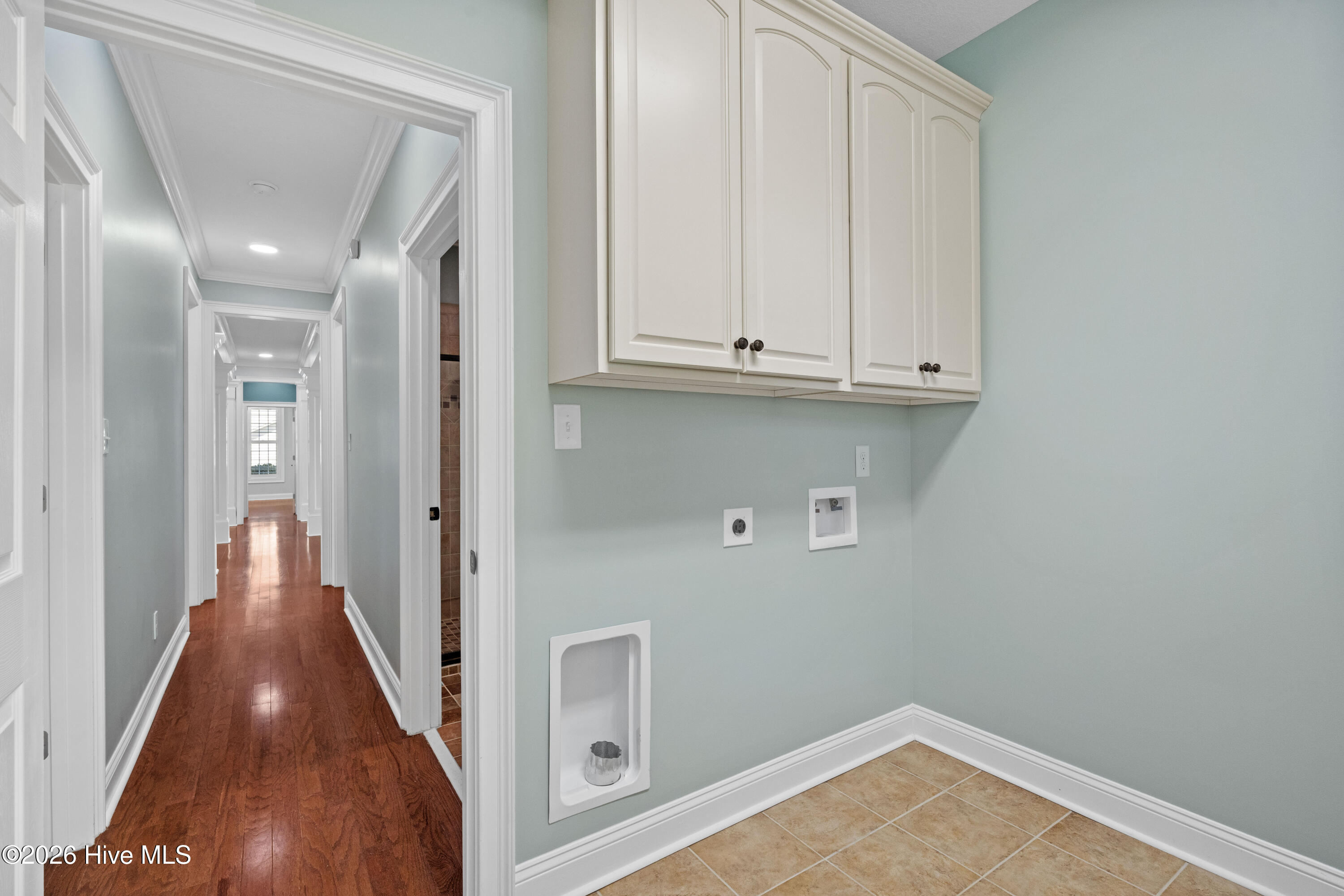 100565289 | Photo 46