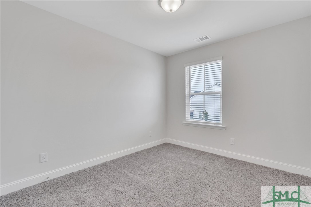 Photo is of another unit and does not represent the design selections in all units.