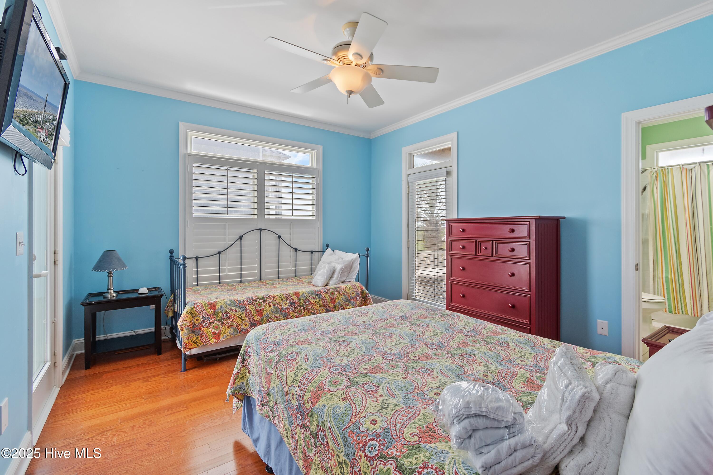 100504065 | Photo 38