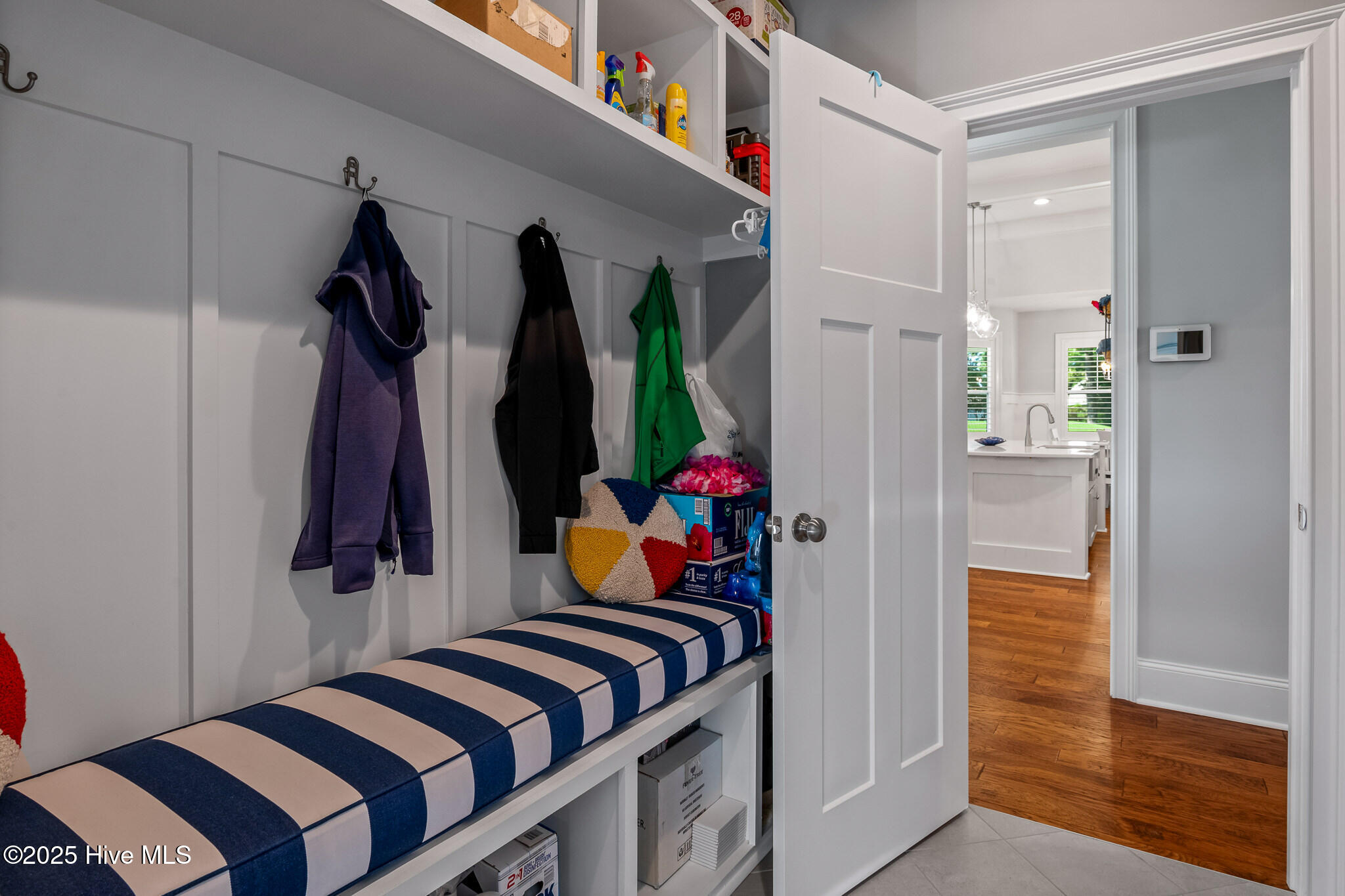 100526725 | Photo 41