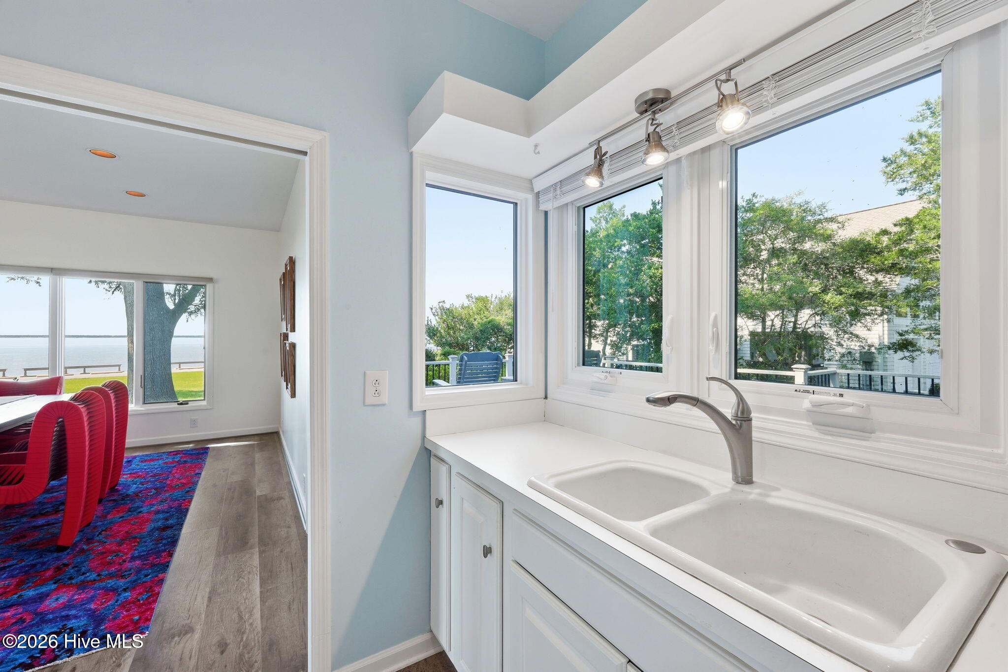 903 South Avenue,Oriental