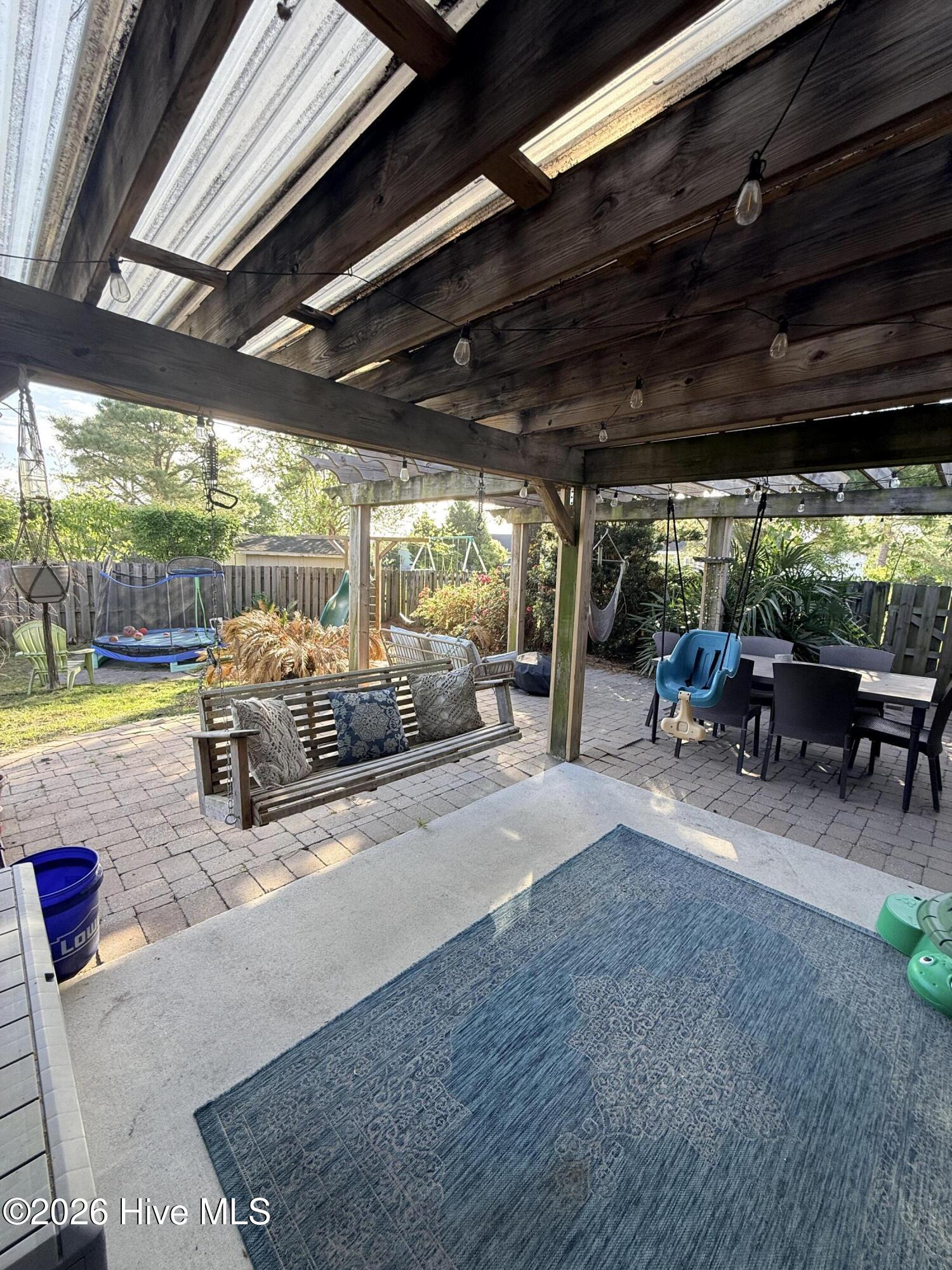 100558433 | Photo 14