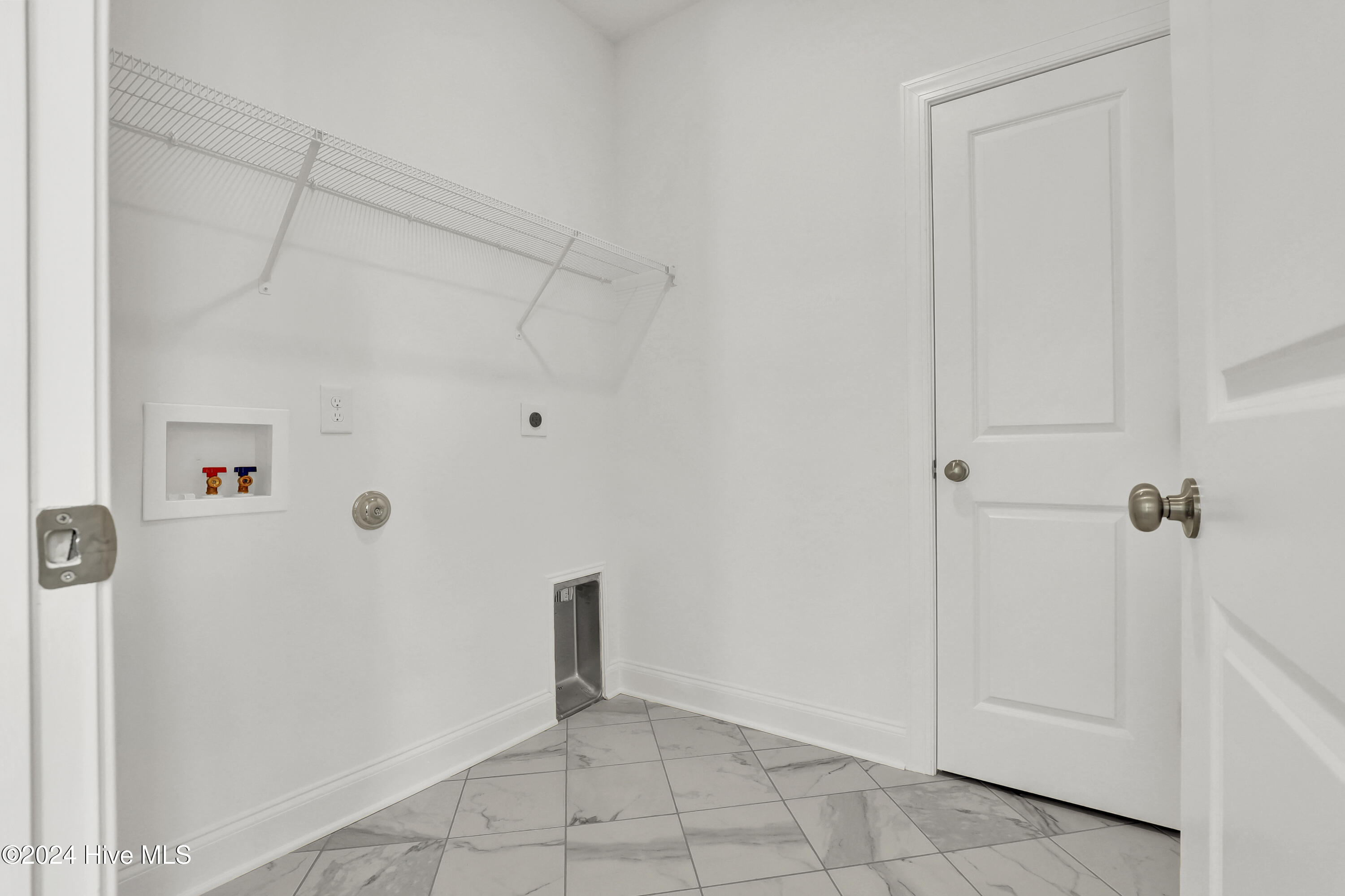 100477041 | Photo 22