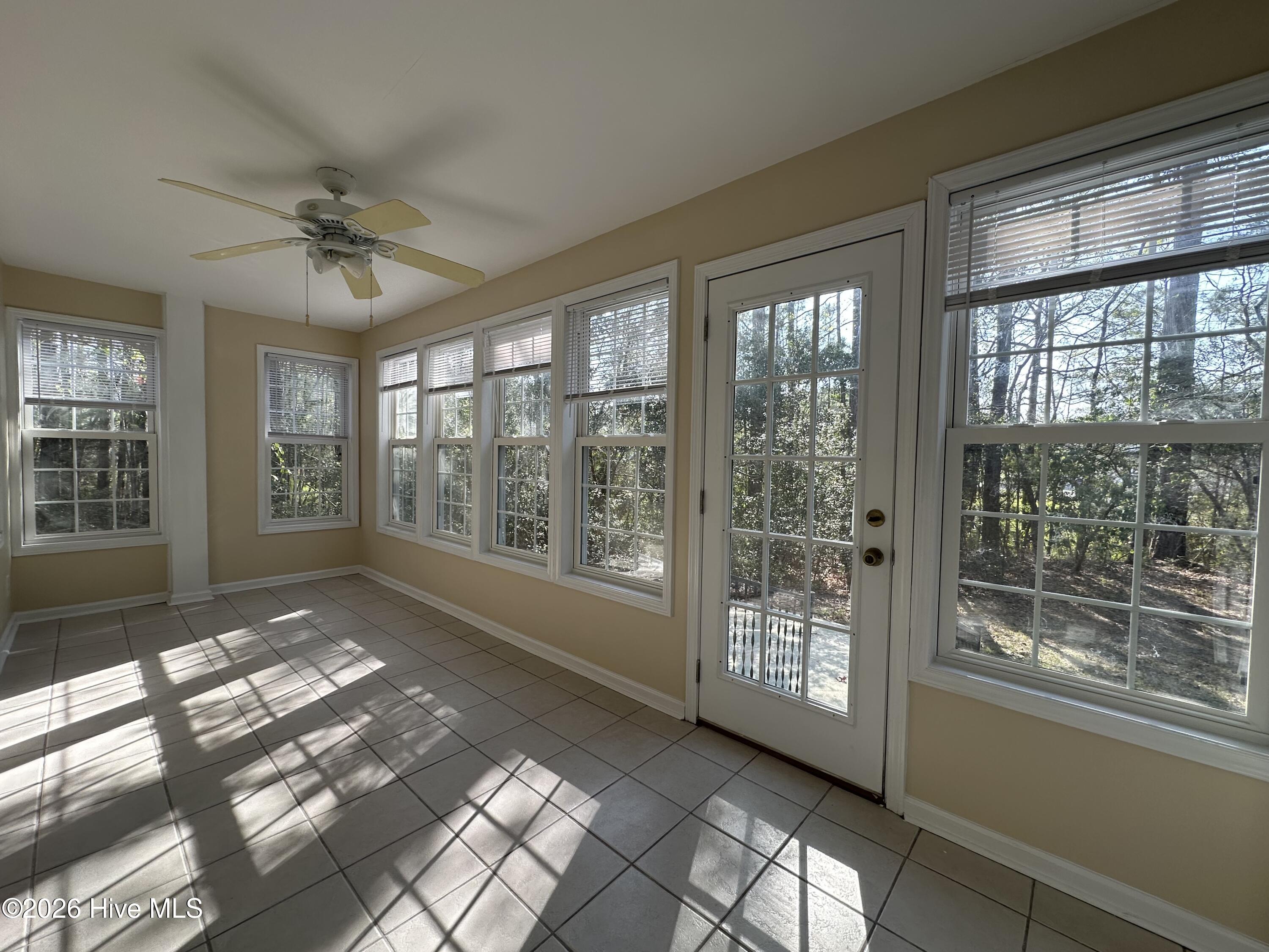 100564152 | Photo 15