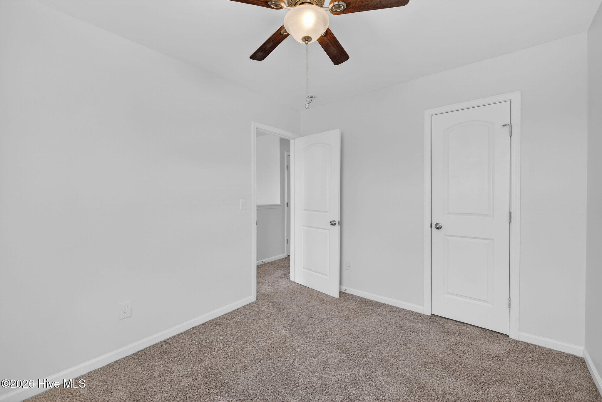 100563693 | Photo 32