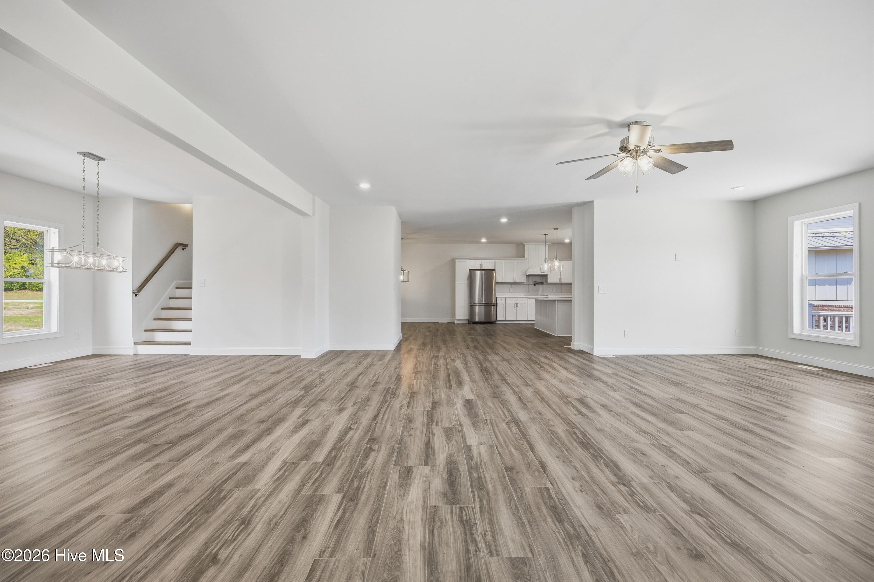 100569941 | Photo 20