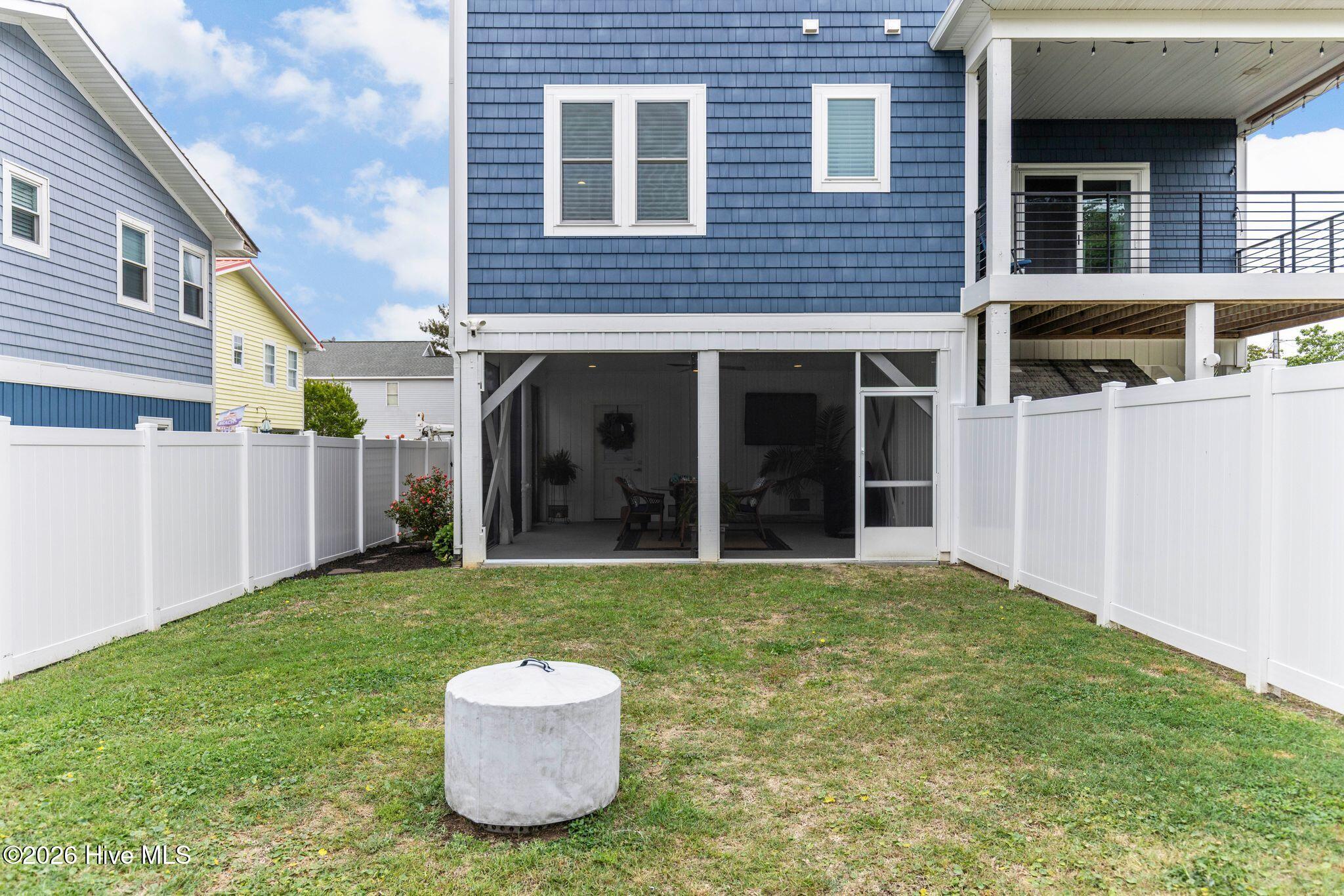 100570540 | Photo 65