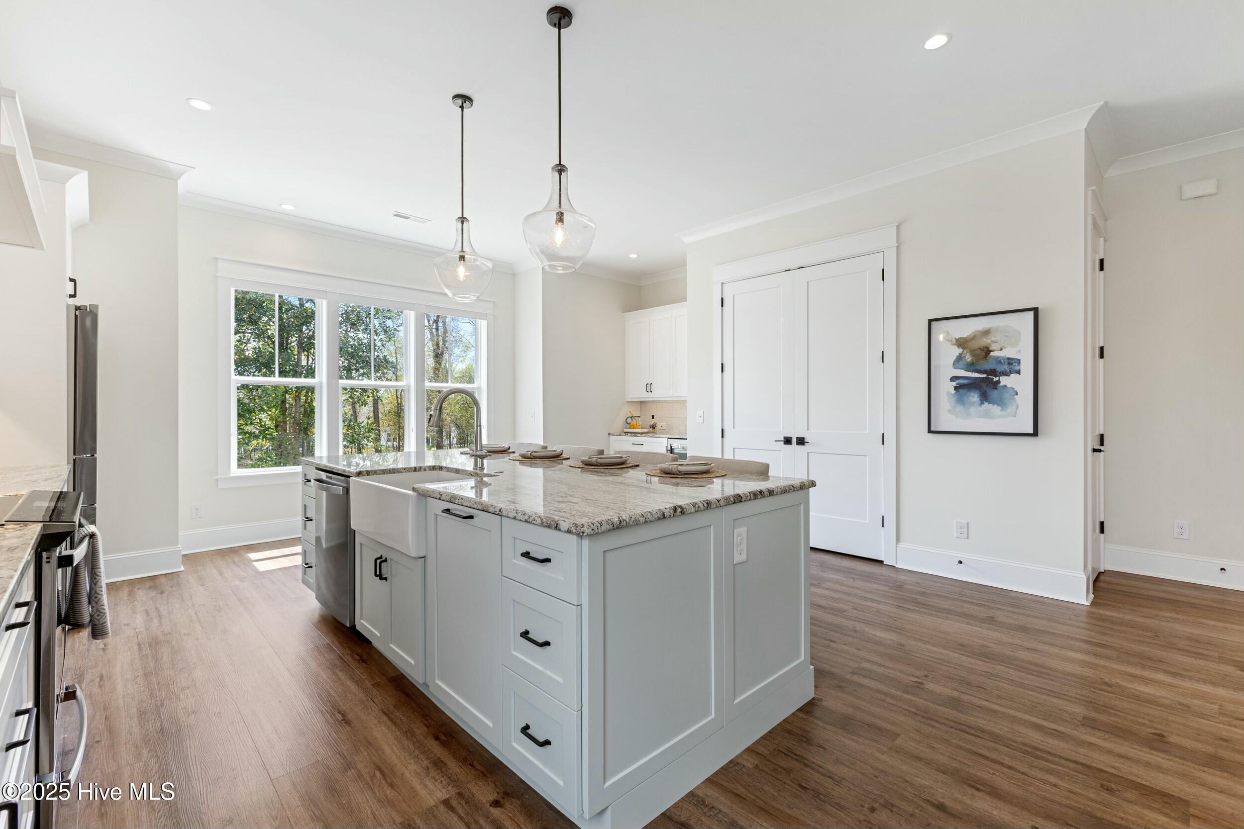 100498490 | Photo 26