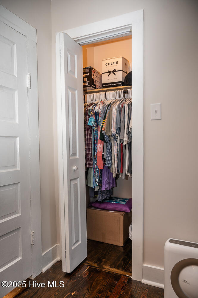 100545443 | Photo 21