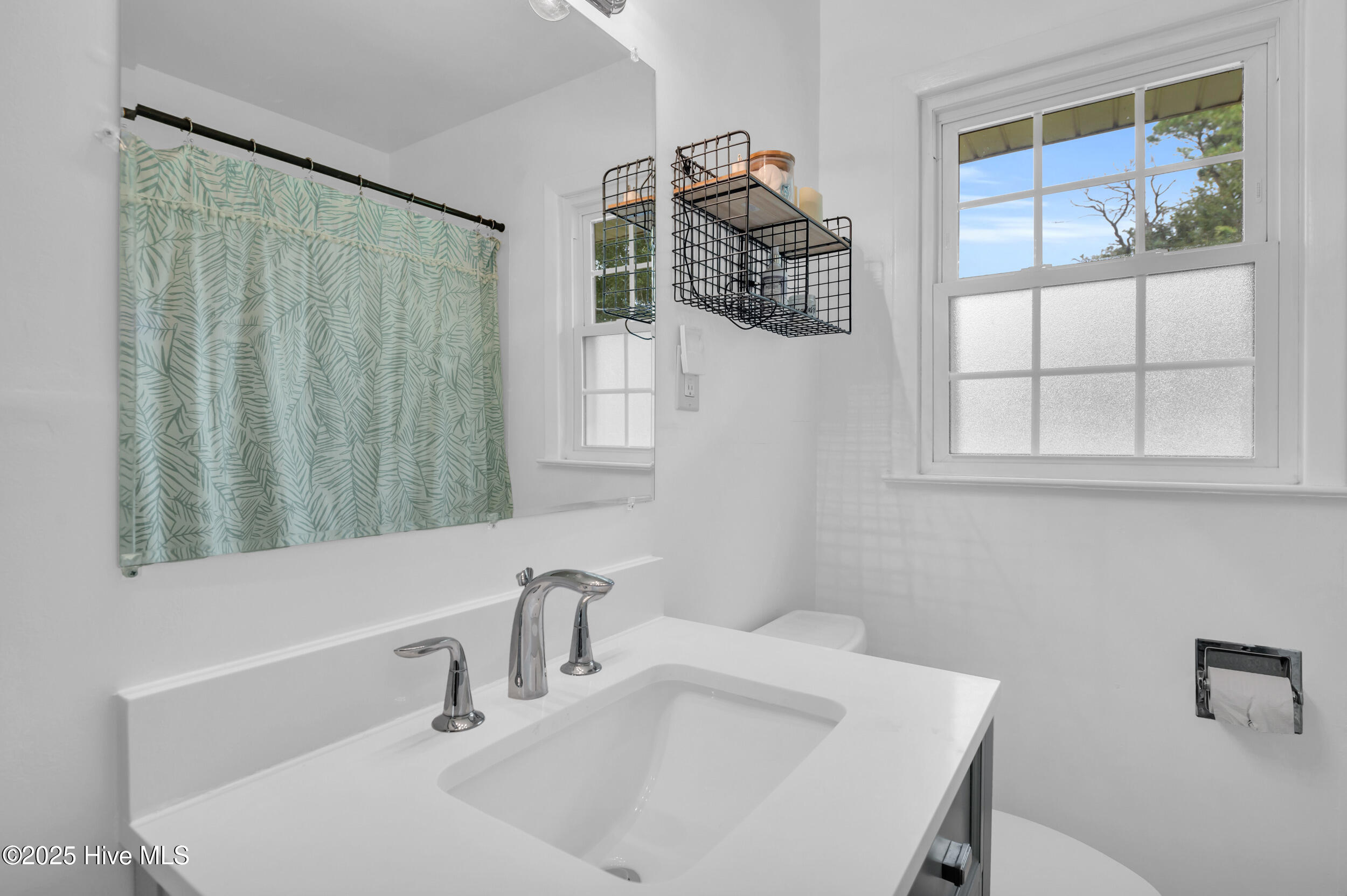 100562736 | Photo 26