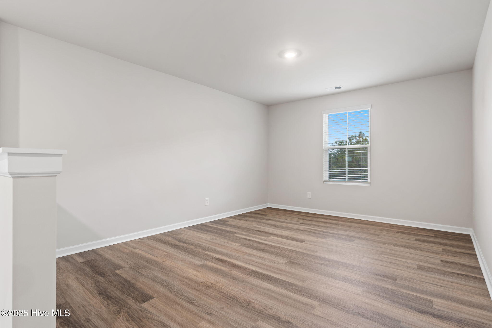 100506645 | Photo 14