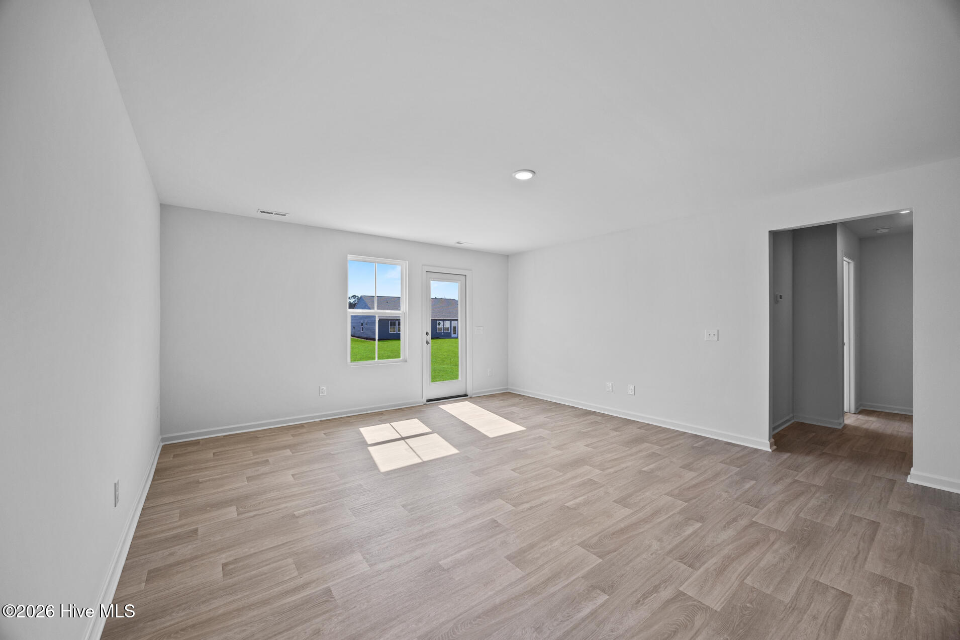 100522914 | Photo 11