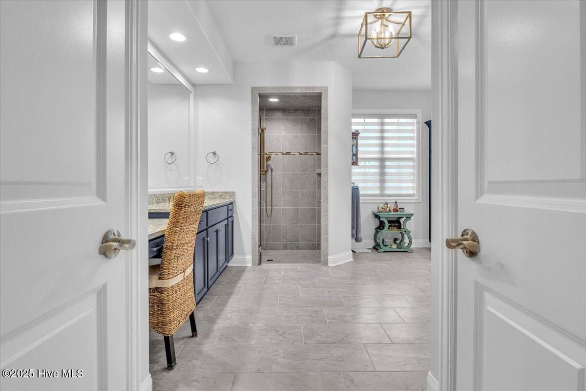 100527091 | Photo 29