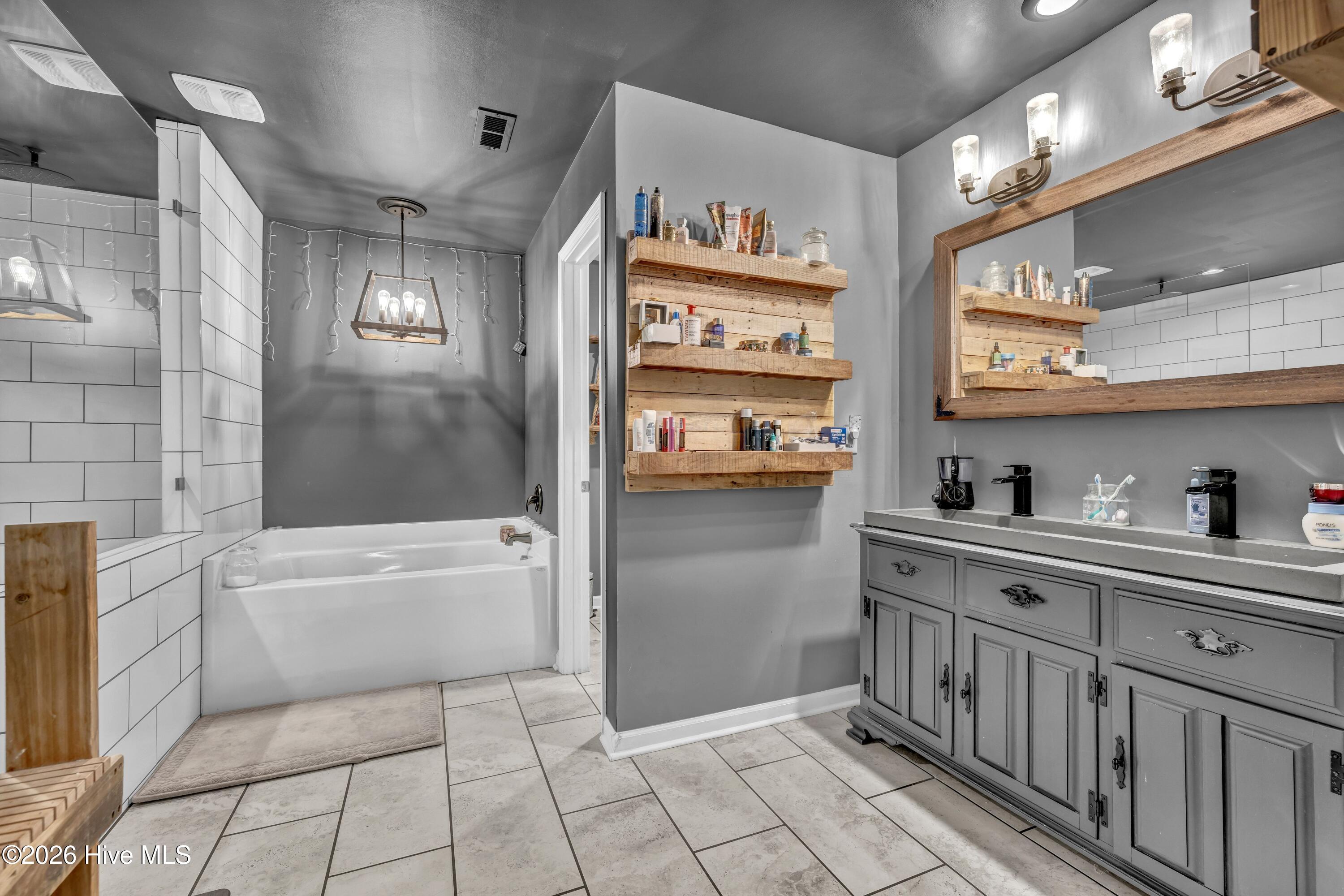 100551706 | Photo 18