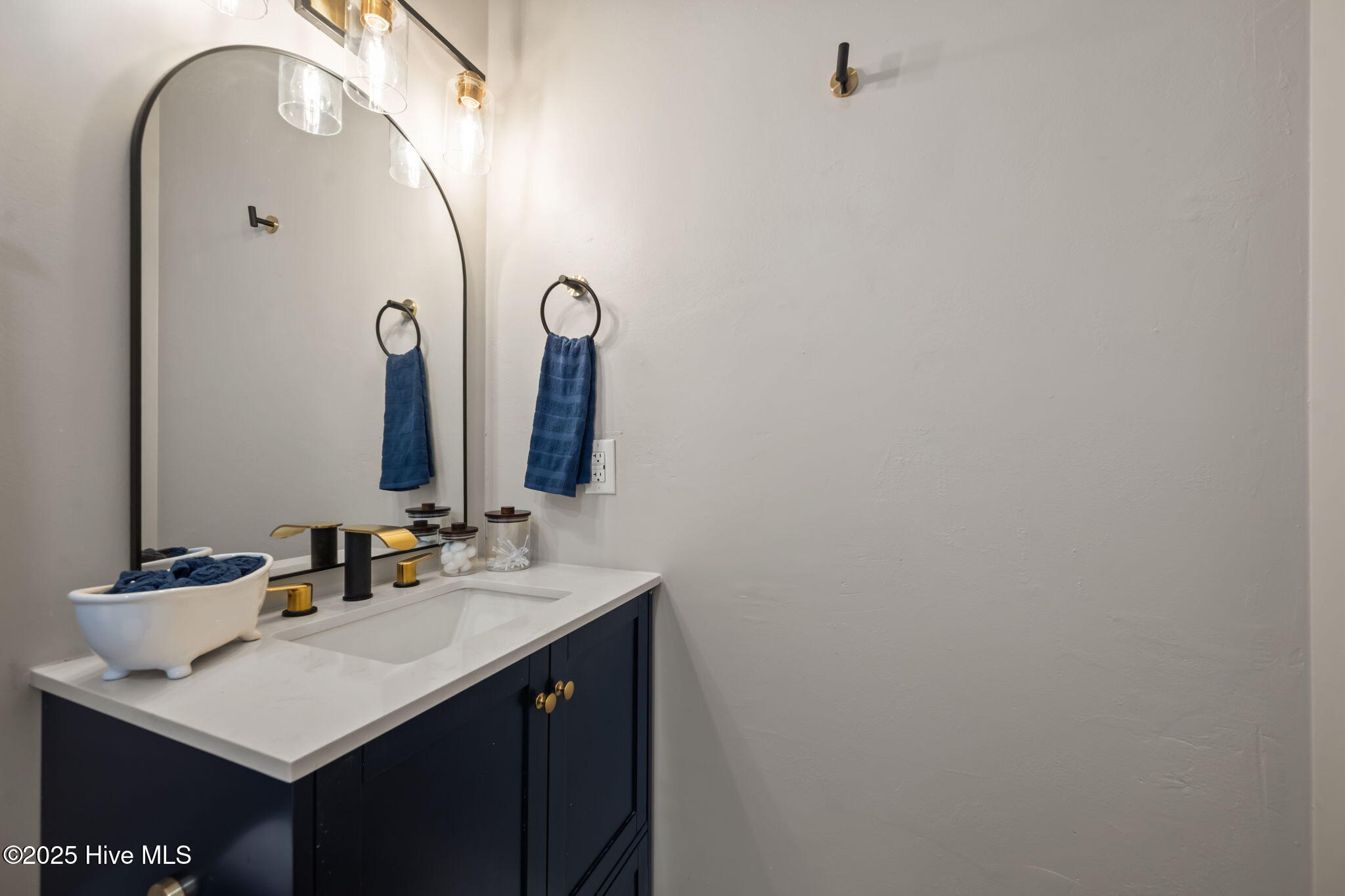 100539166 | Photo 28