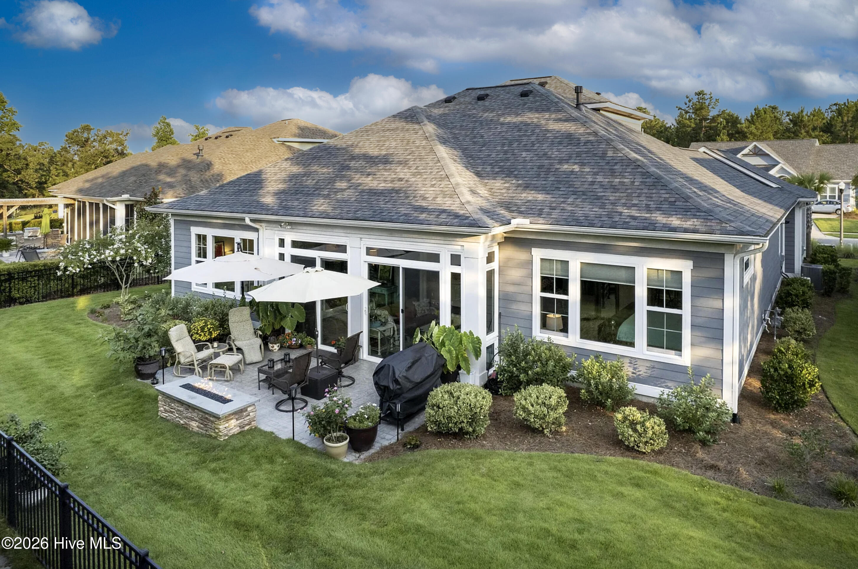 100563129 | Photo 42