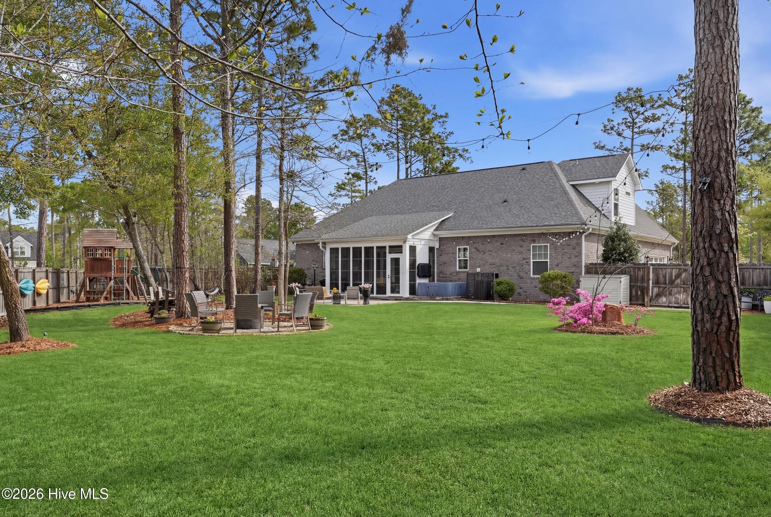 100565388 | Photo 61