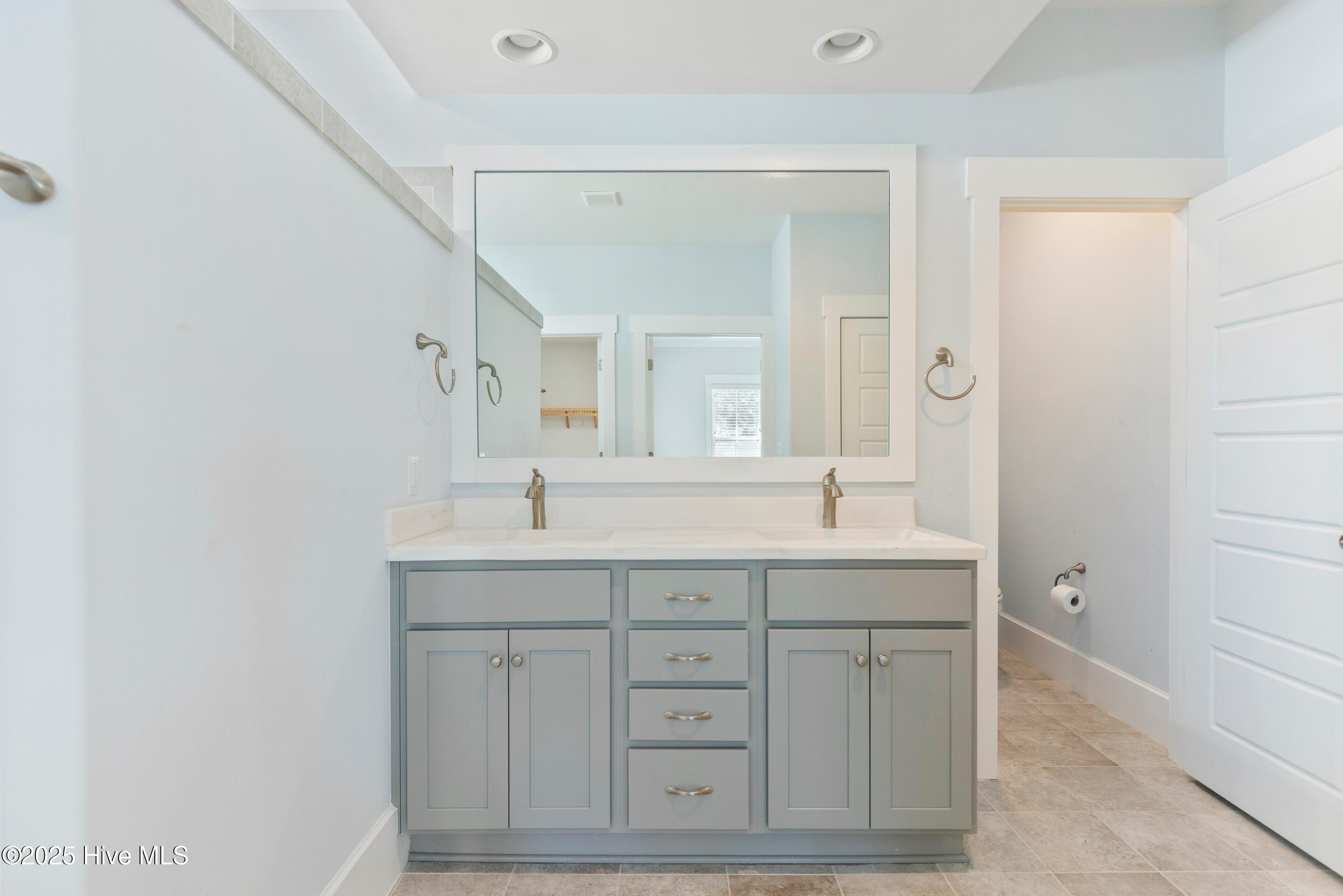 100531261 | Photo 36