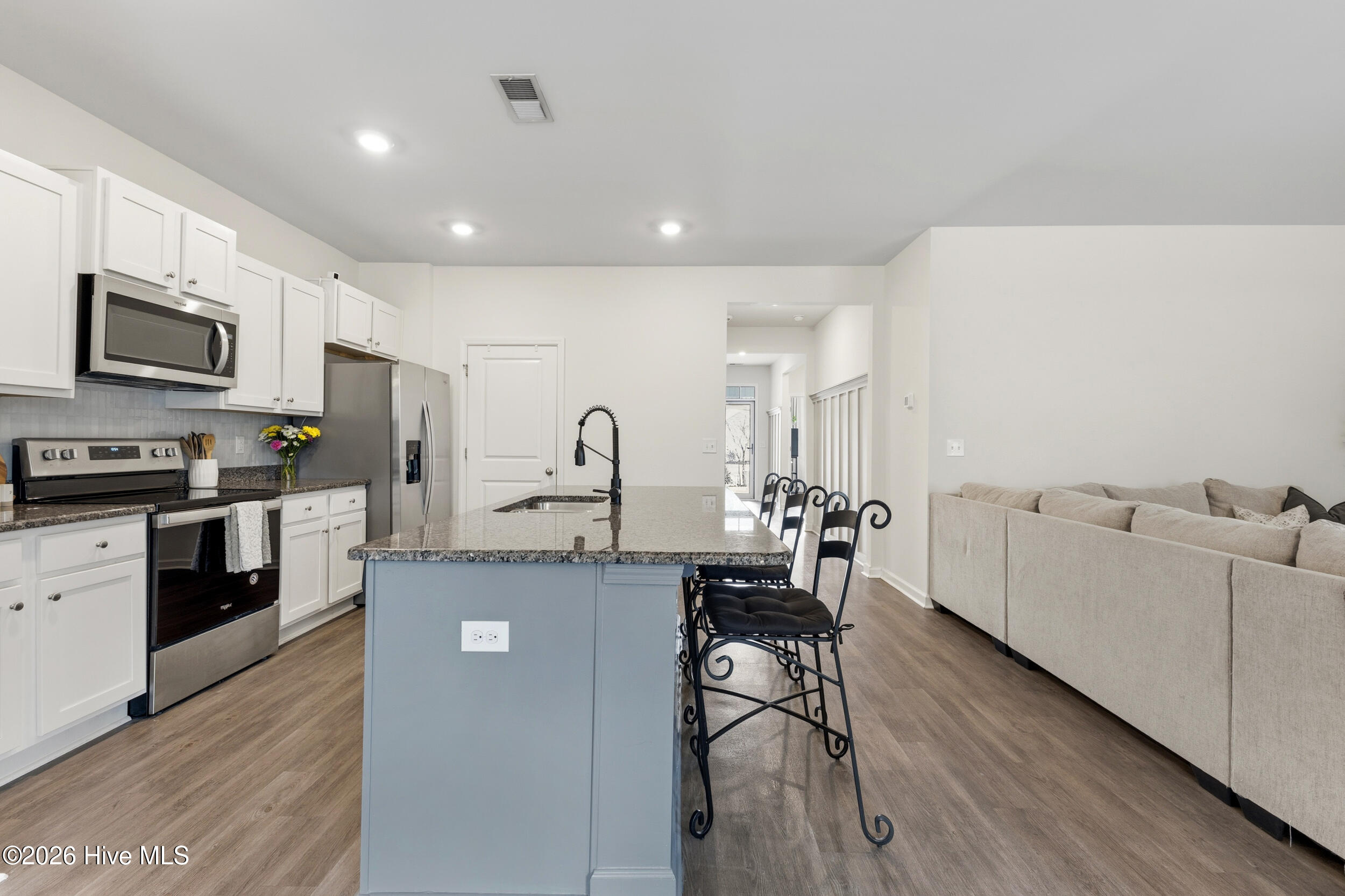 100555223 | Photo 11