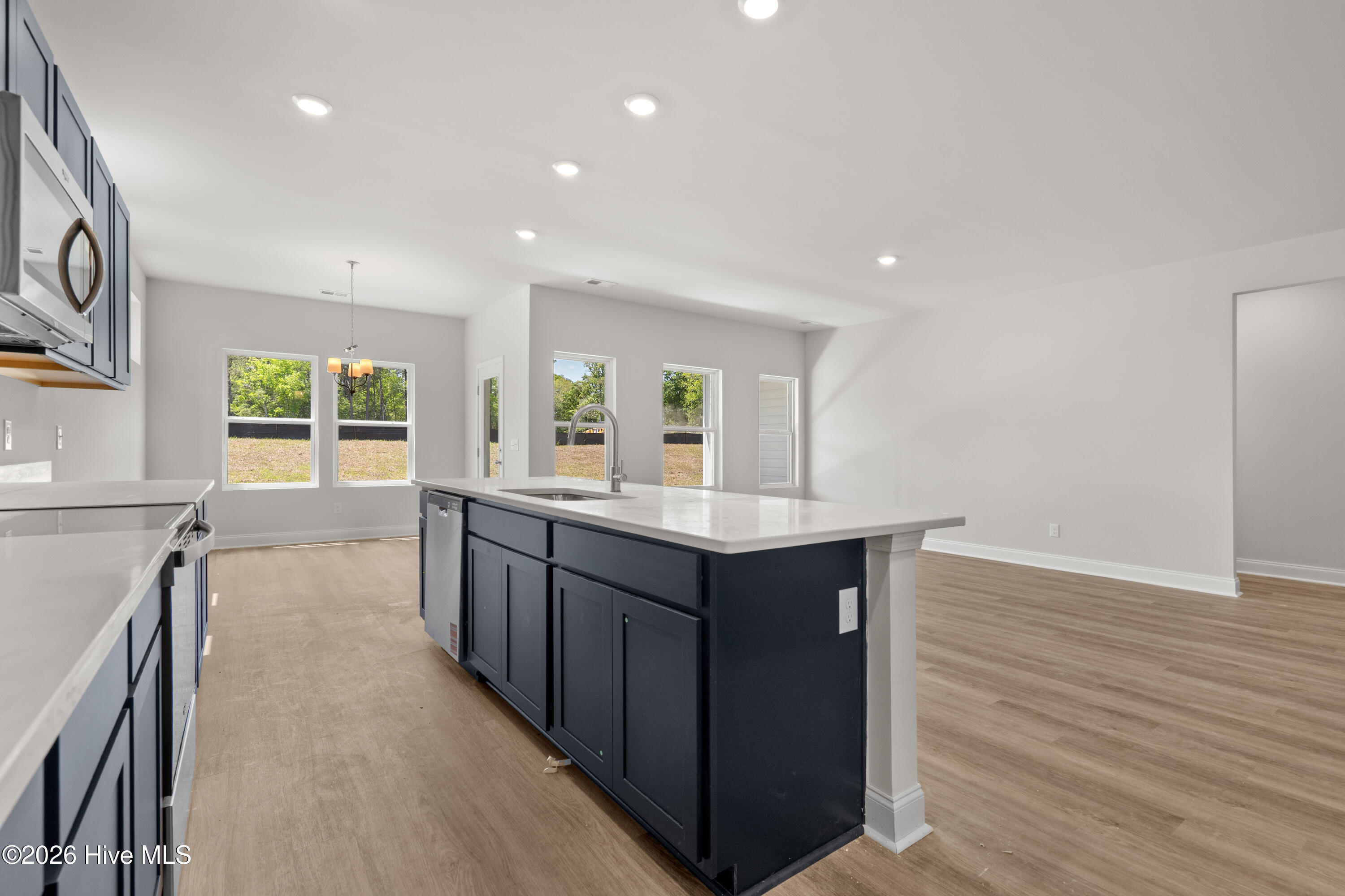 100554702 | Photo 19