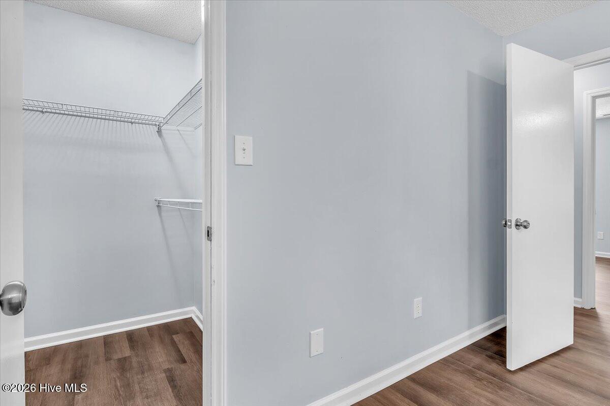 100566247 | Photo 31