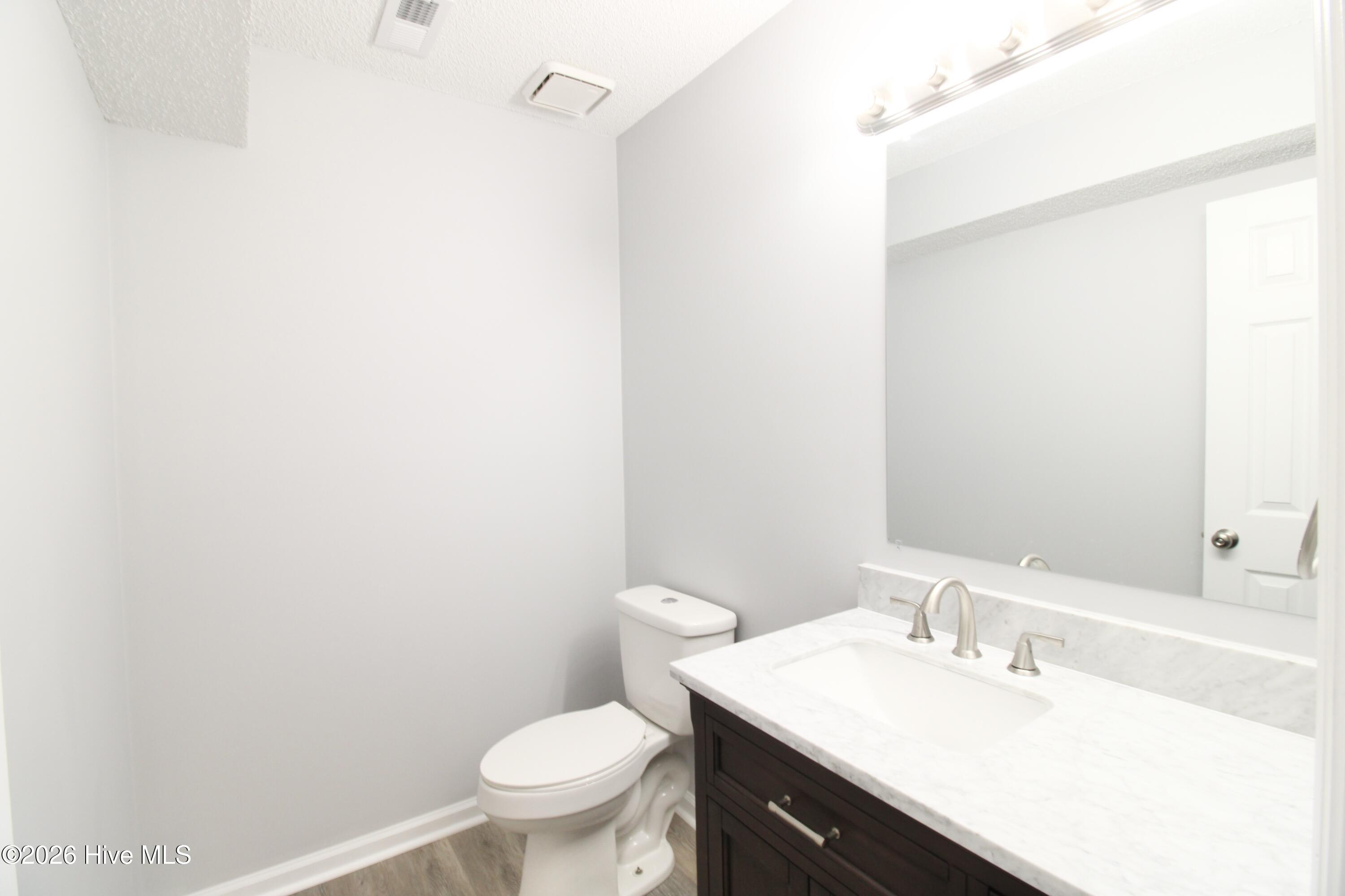 100555902 | Photo 19