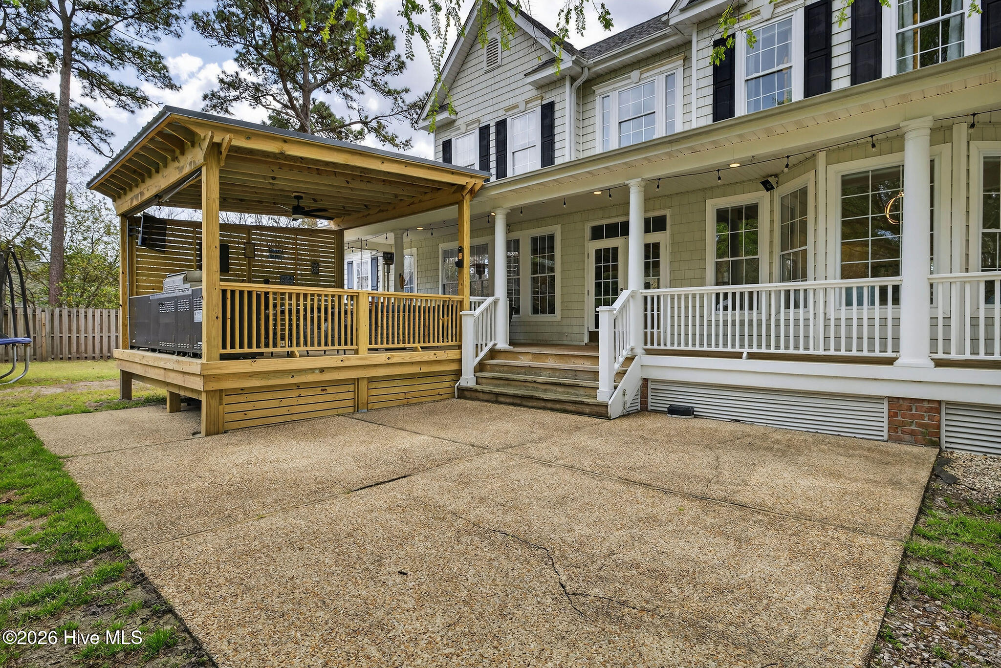 100563131 | Photo 60