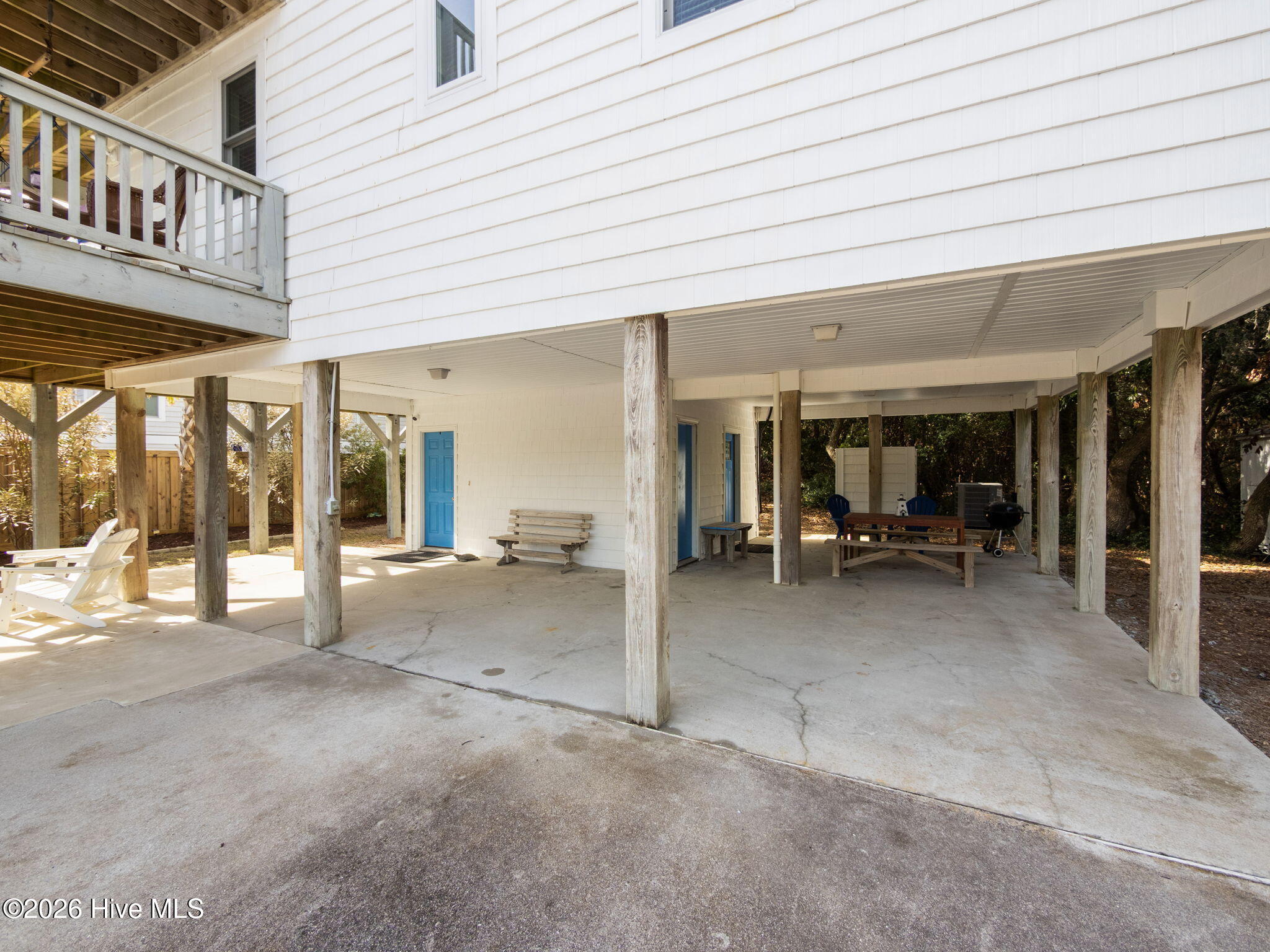 100547996 | Photo 45