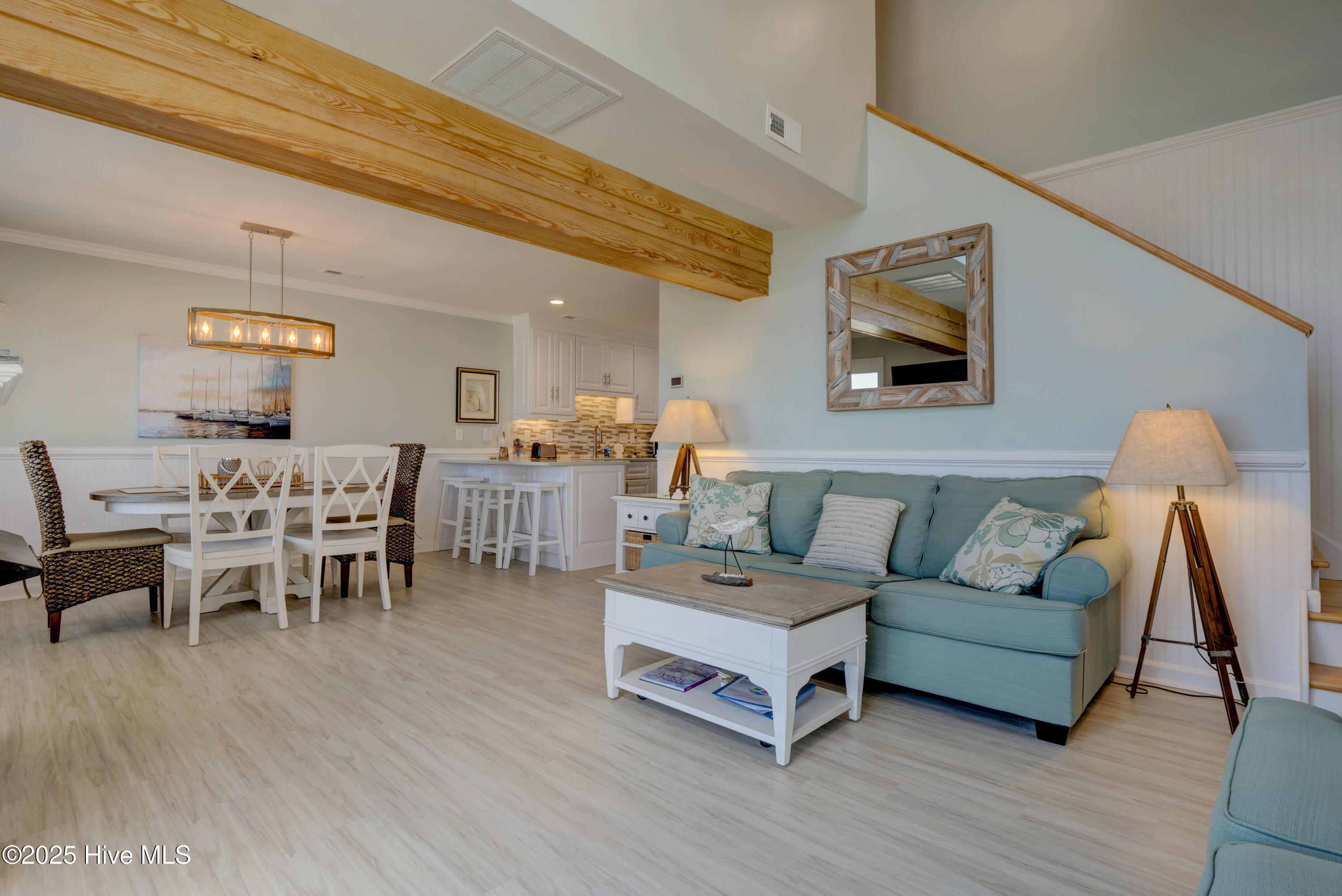 100521295 | Photo 22