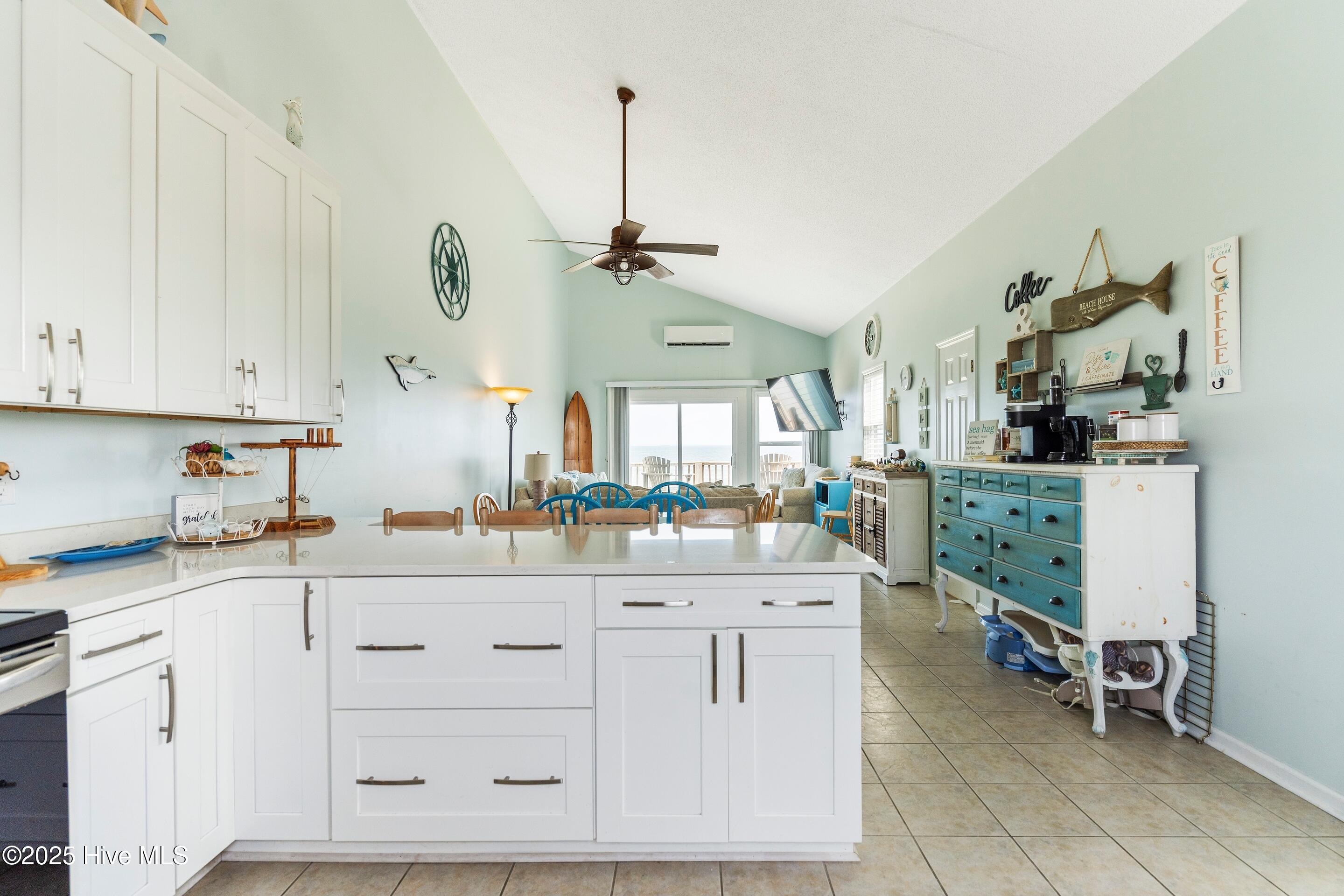 100514835 | Photo 38