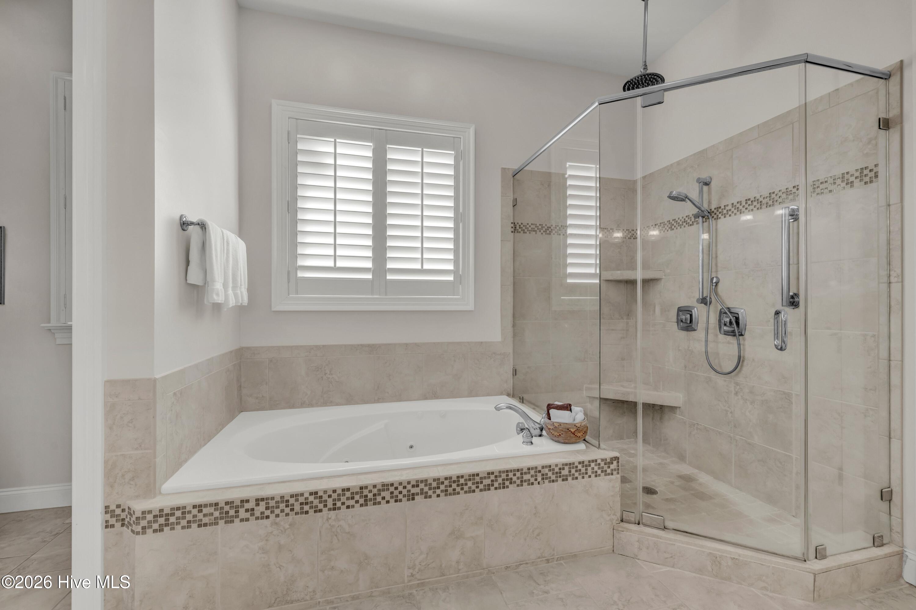 100554870 | Photo 16