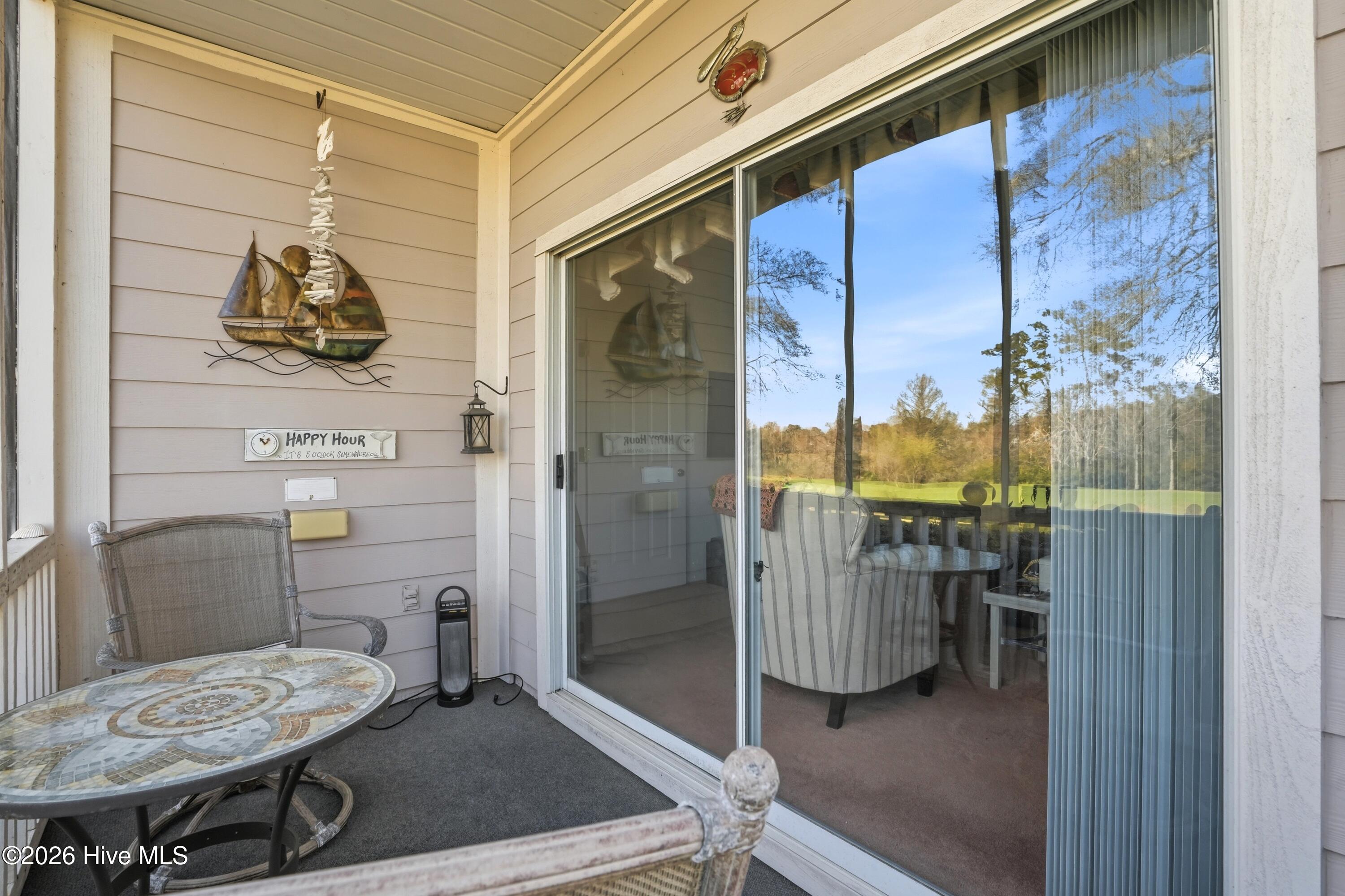 100561892 | Photo 36