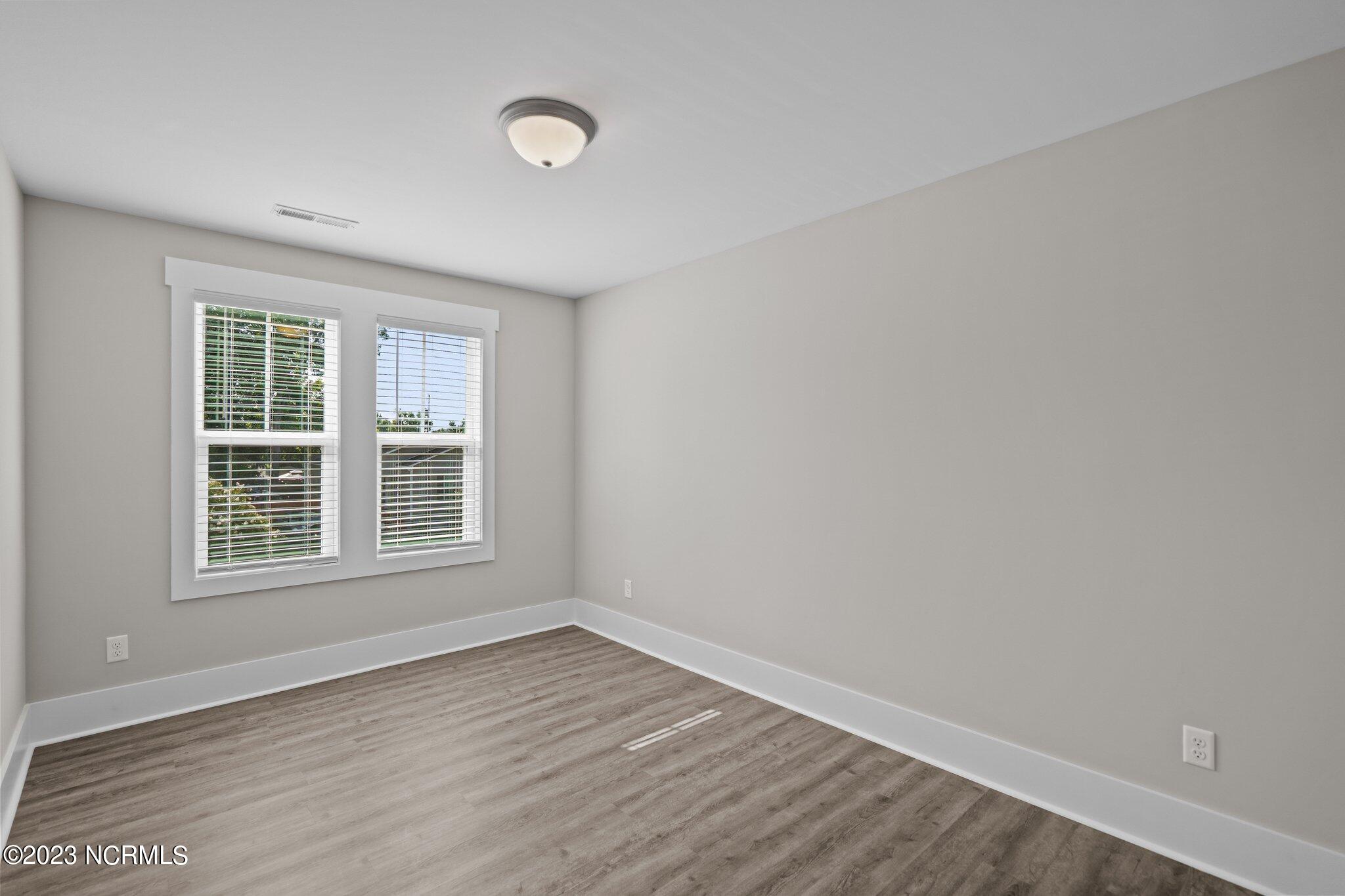 100545578 | Photo 37