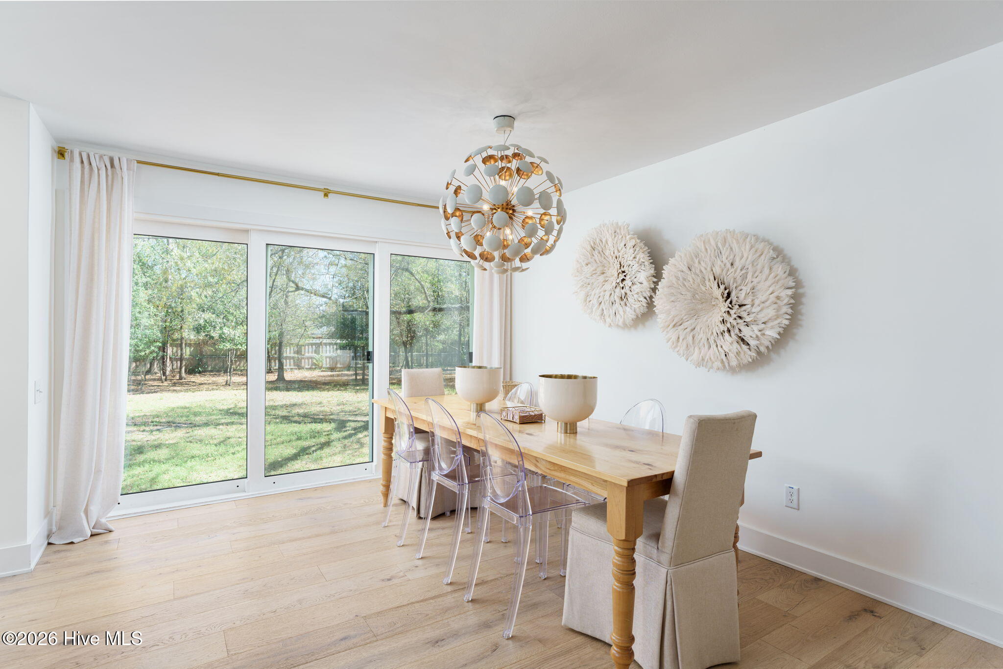 100561167 | Photo 16