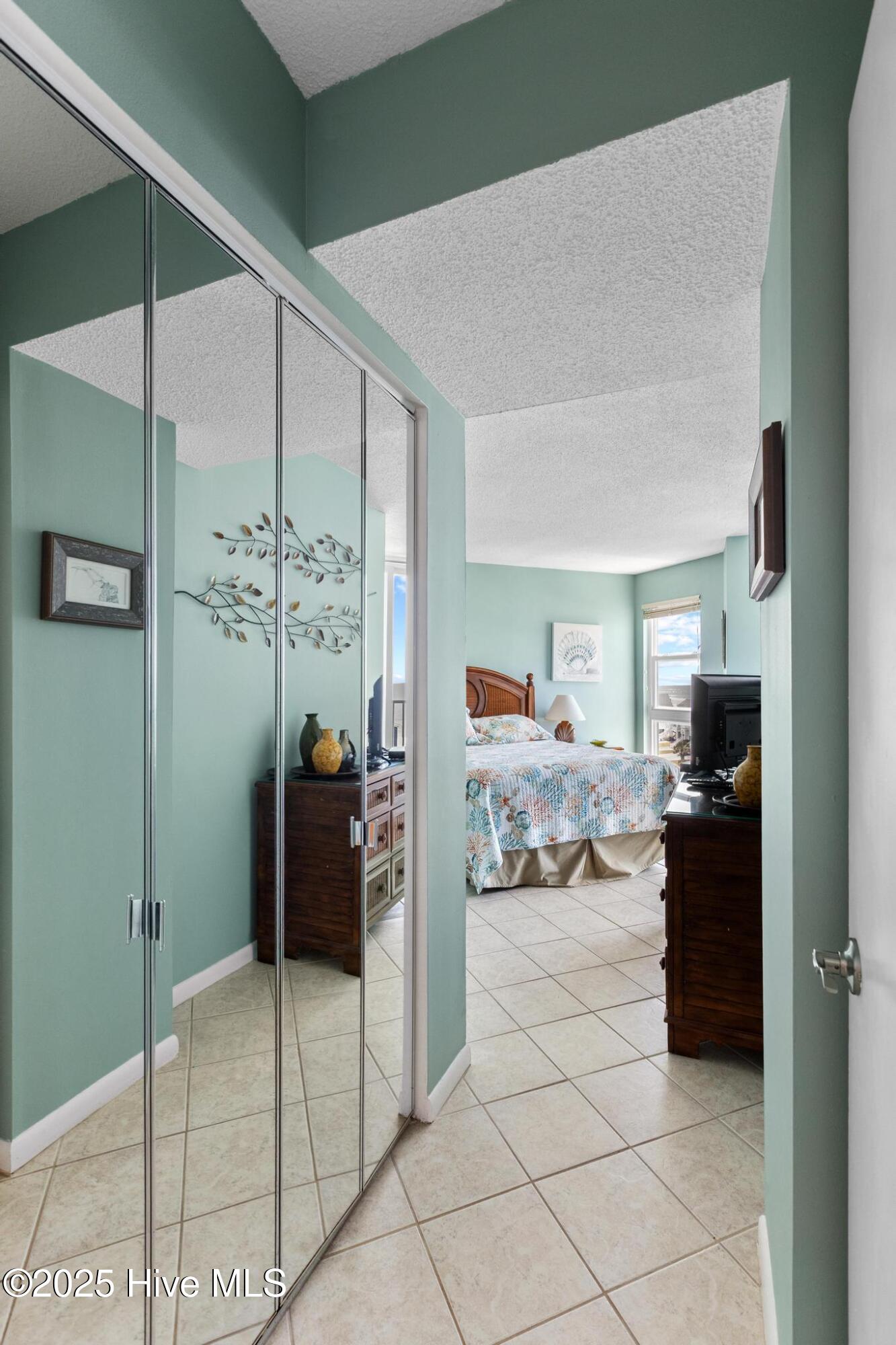 100515705 | Photo 13