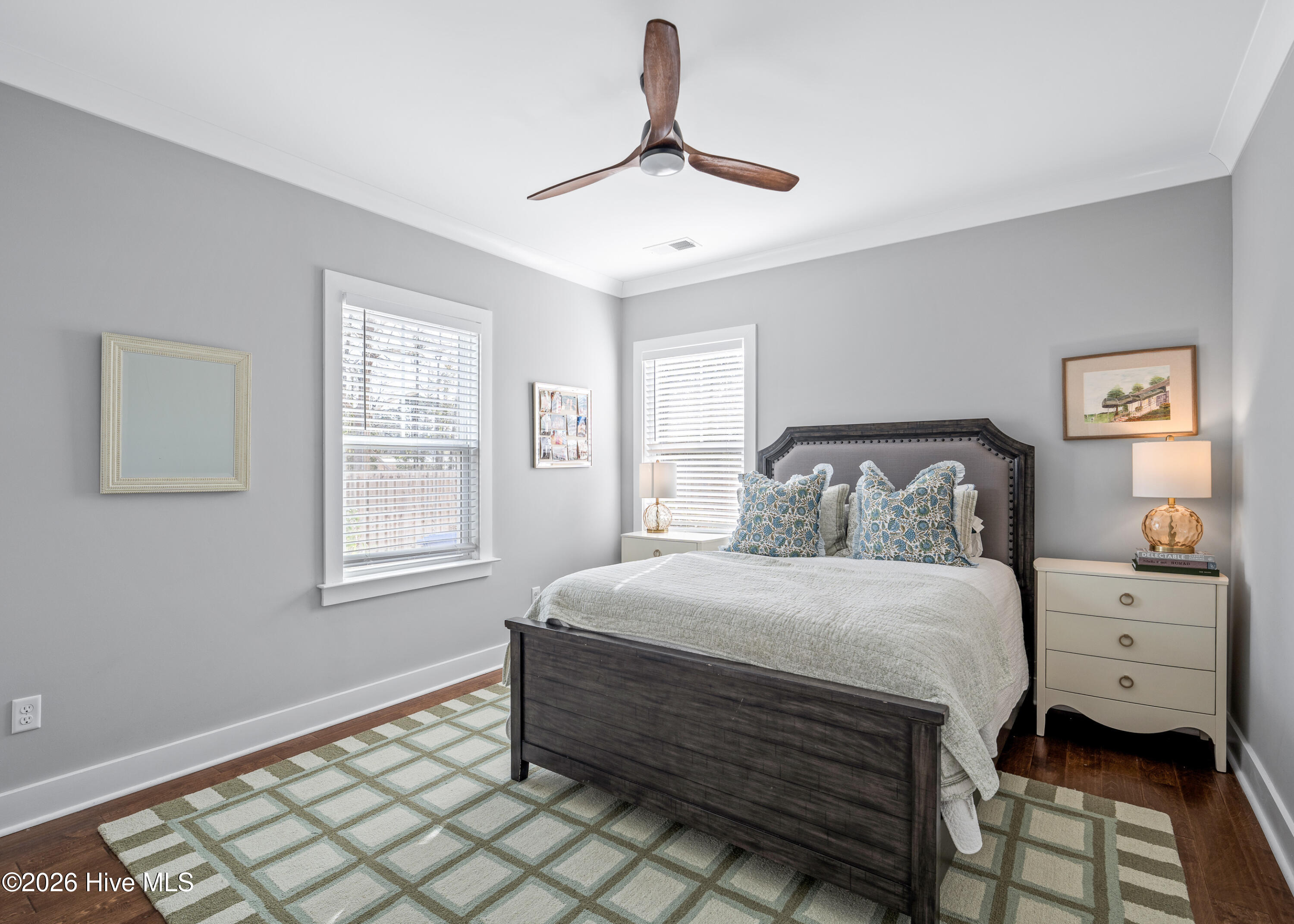 100548609 | Photo 22