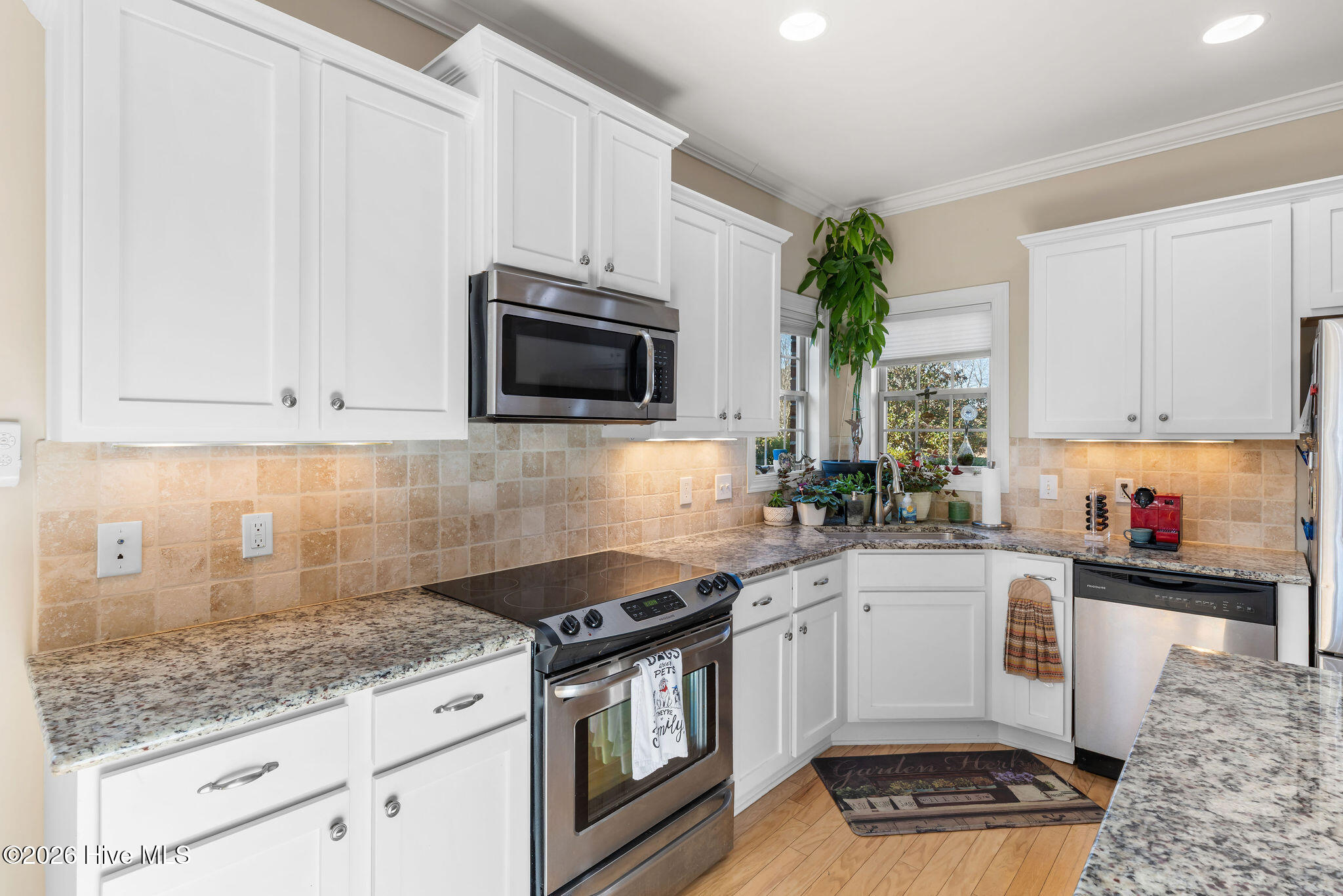 100554560 | Photo 15