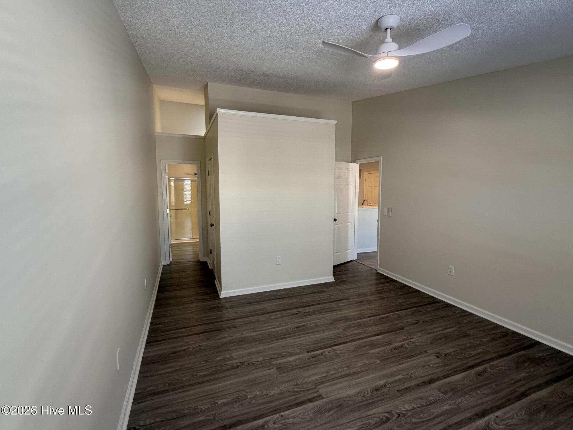 100552698 | Photo 10