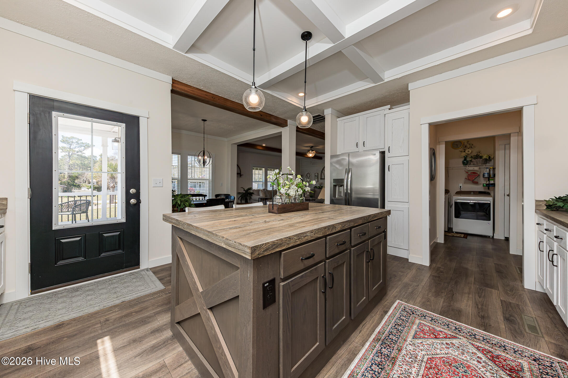 100563969 | Photo 17