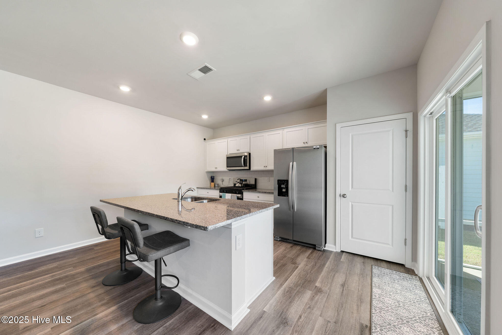 100539912 | Photo 21