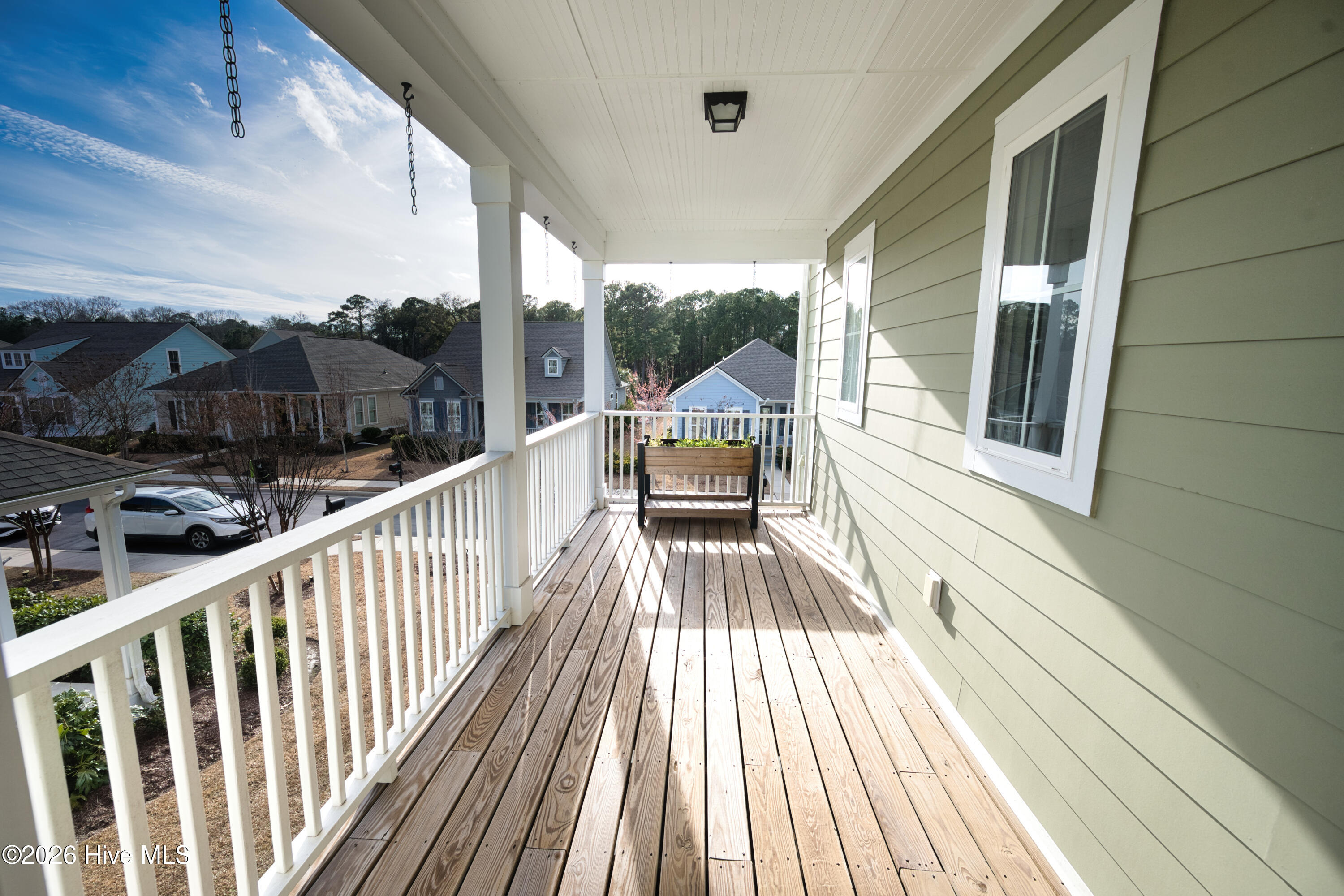 100551337 | Photo 63