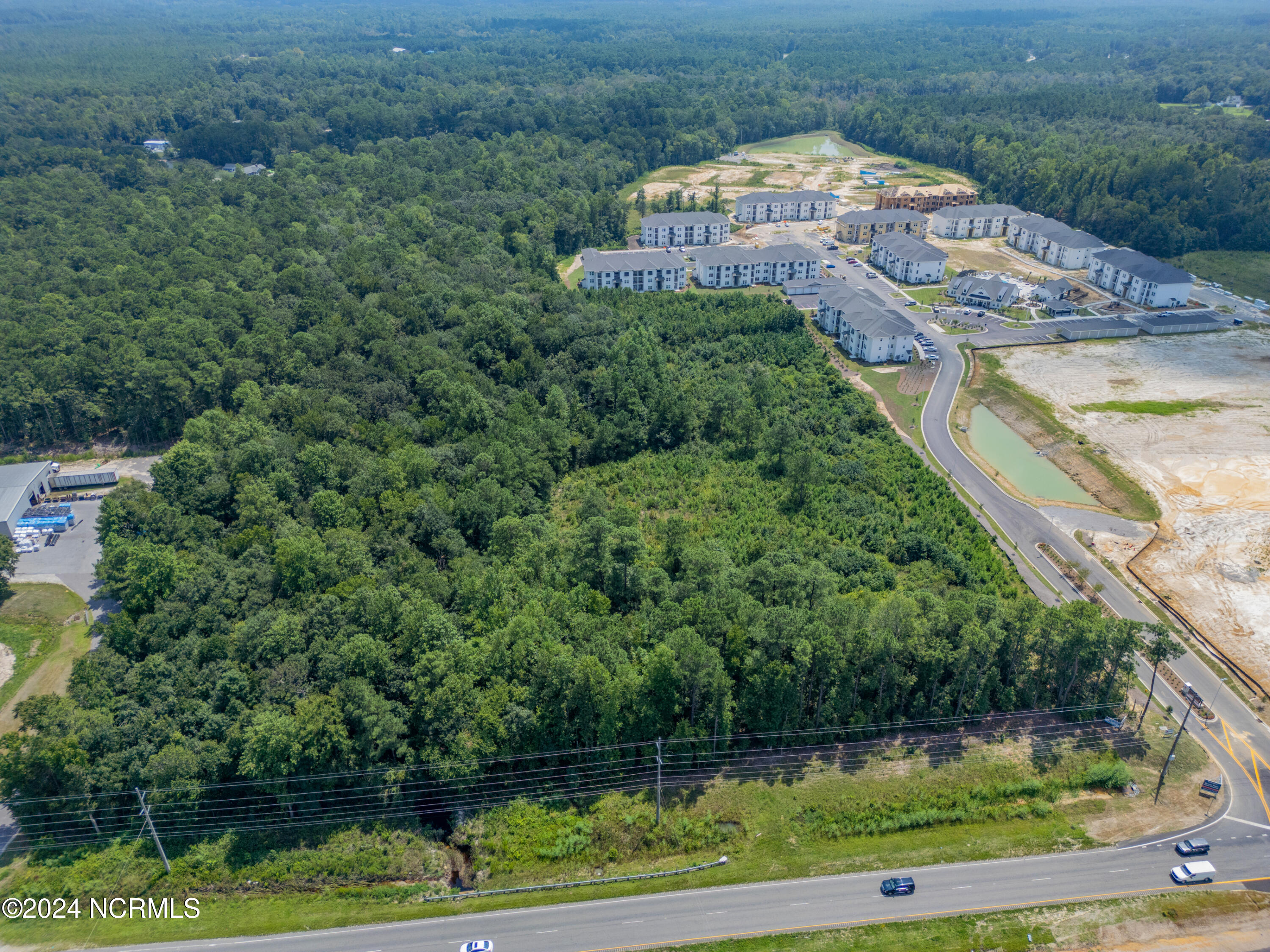 100462086 | Photo 12