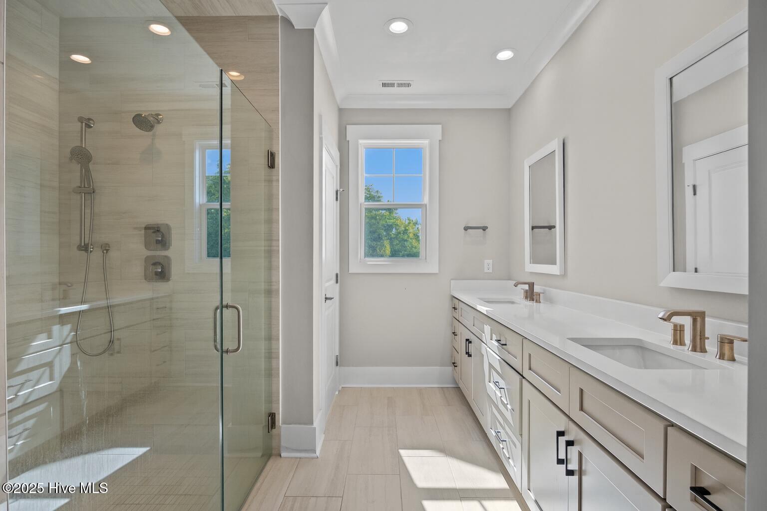 100532896 | Photo 27