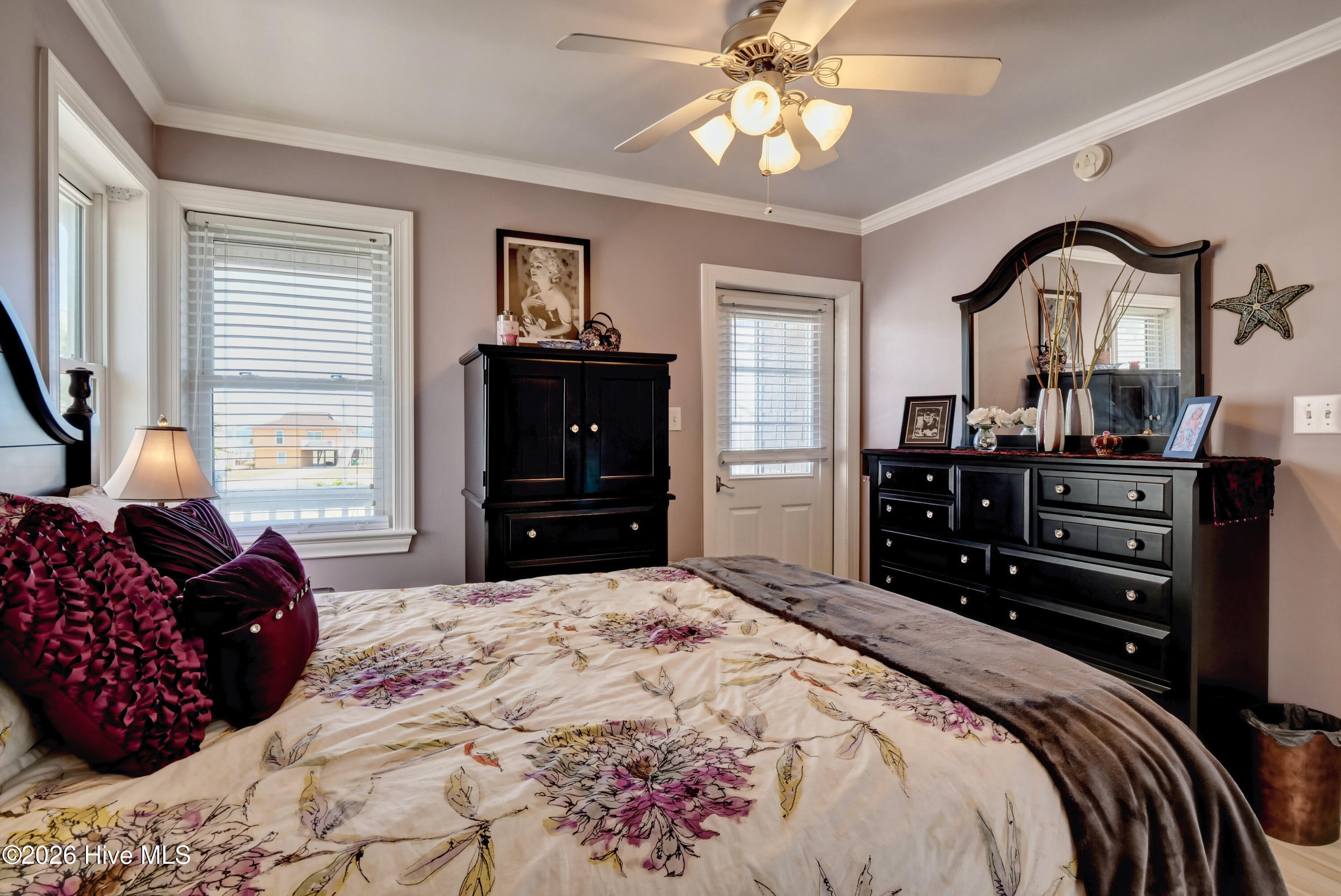 100563472 | Photo 24